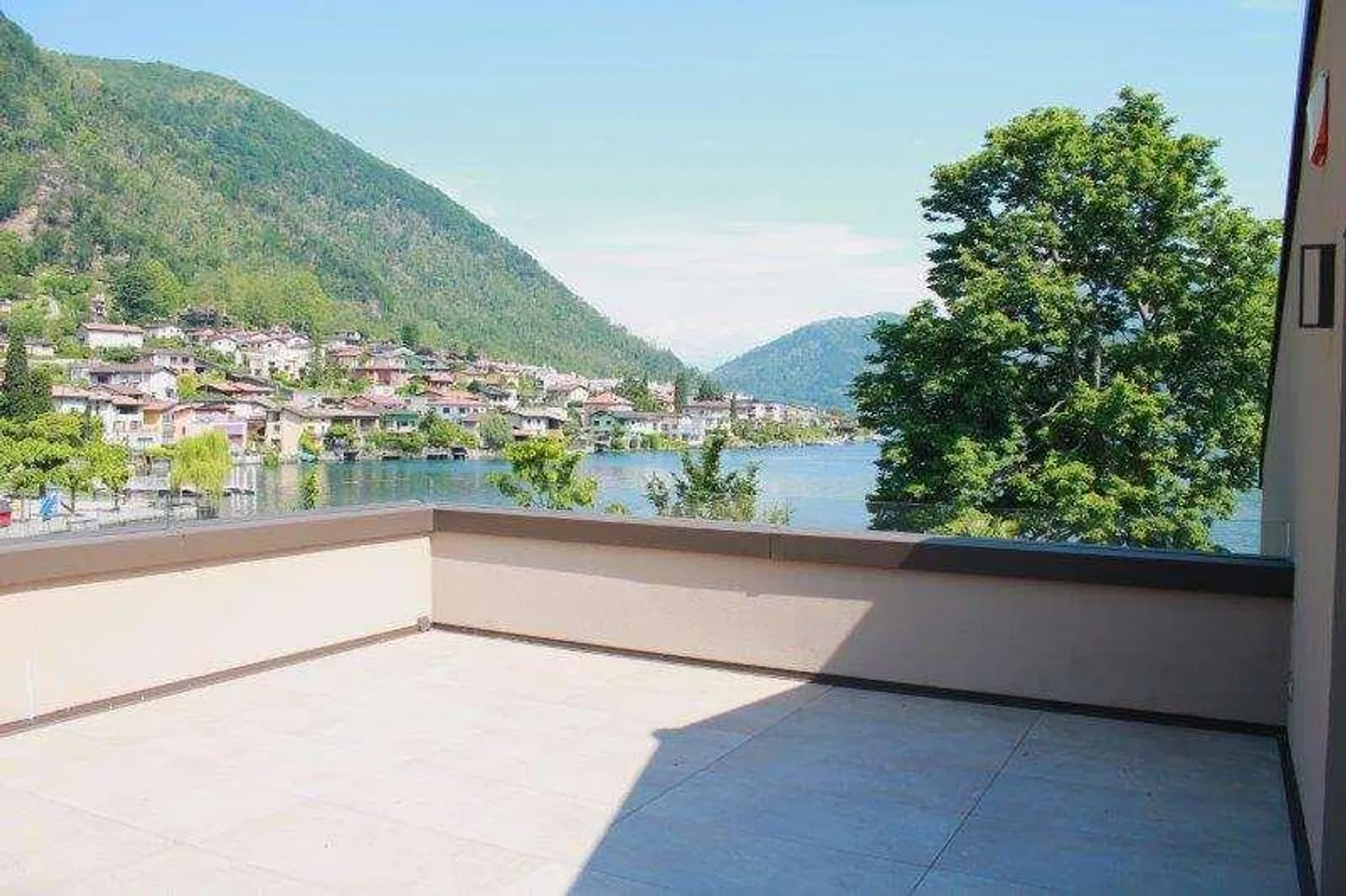 RIVA S. VITALE: SPLENDID VILLA BY THE LAKE WITH POOL - Photo 8 of 10