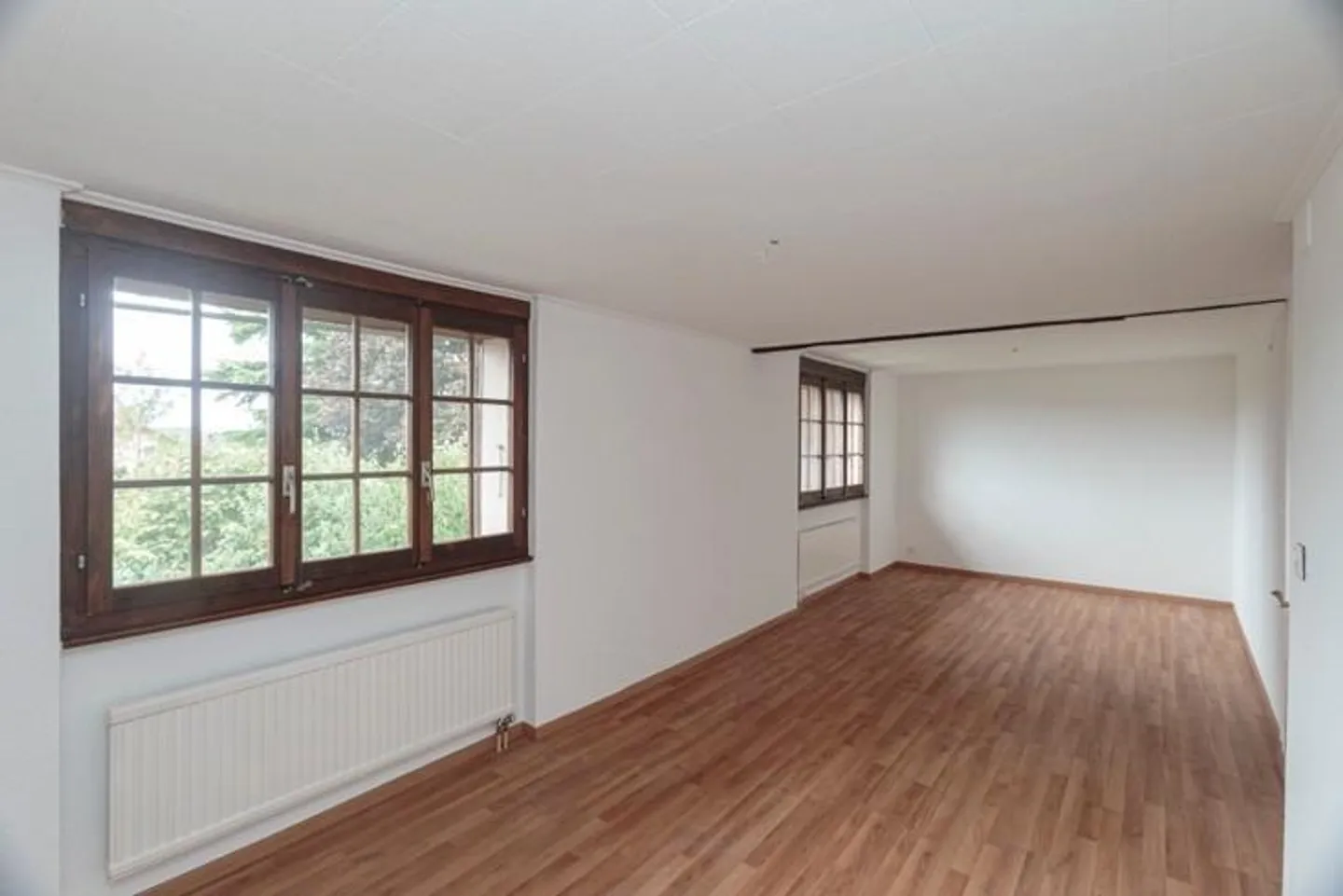 Yielding house with 3 apartments and great development potential - Photo 13 of 13