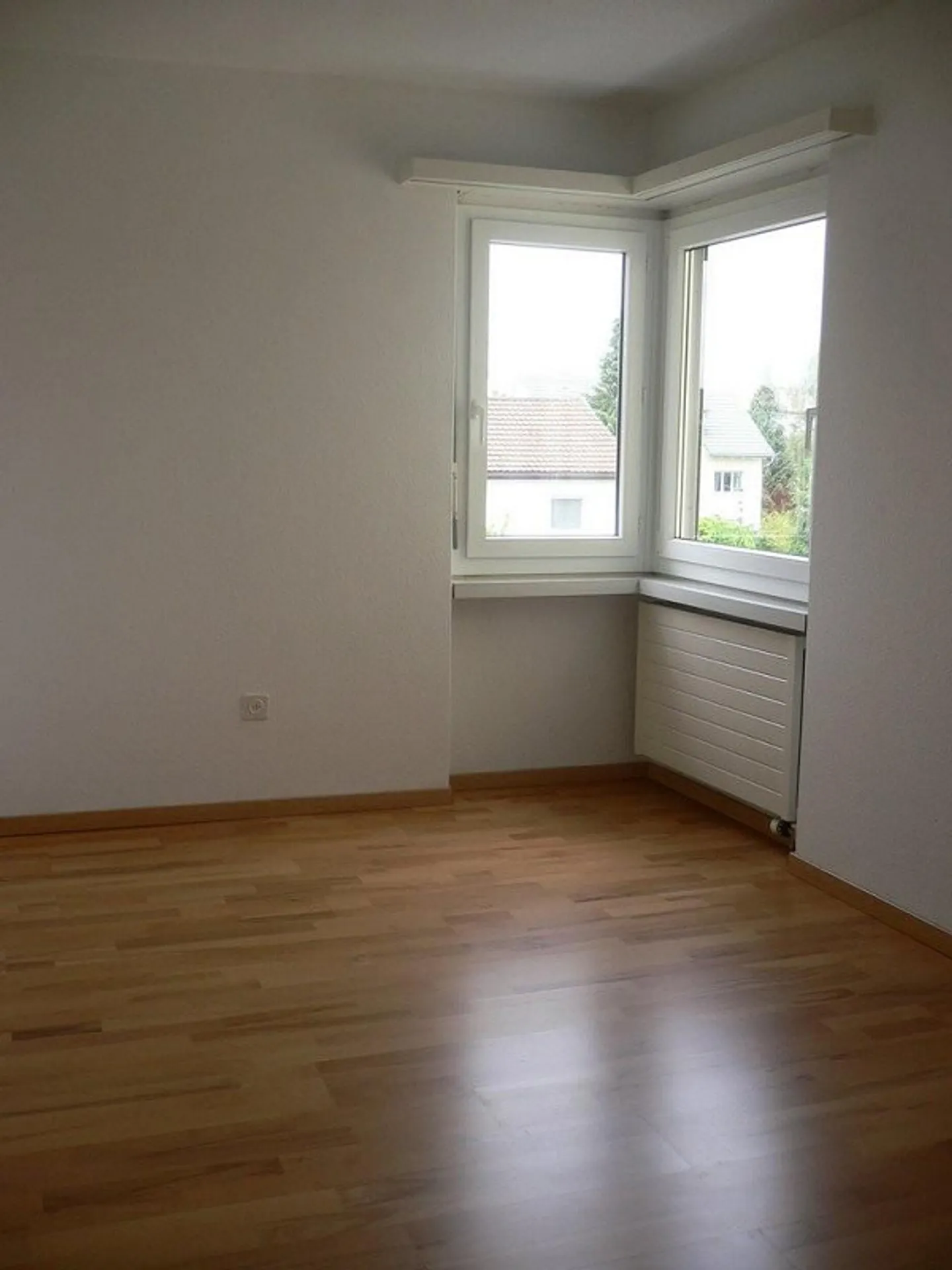 Living in a central location - Photo 3 of 6