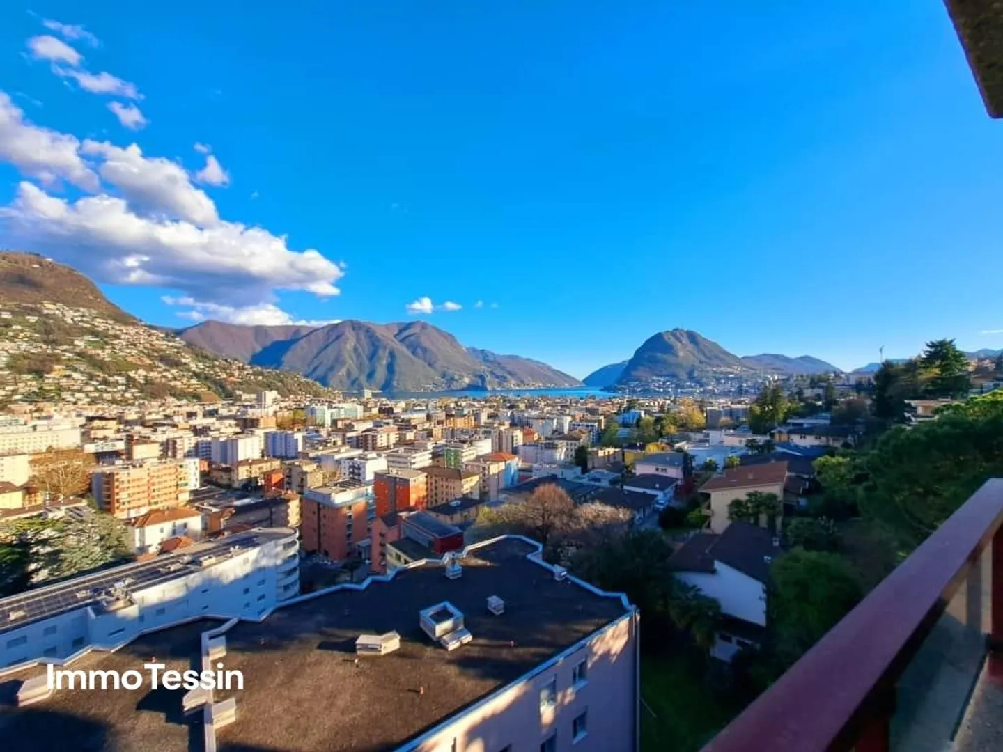 GELEGENHEIT: Luxuswohnung an top Lage mit Pool & Seesicht über Luga... - Foto 1 von 13