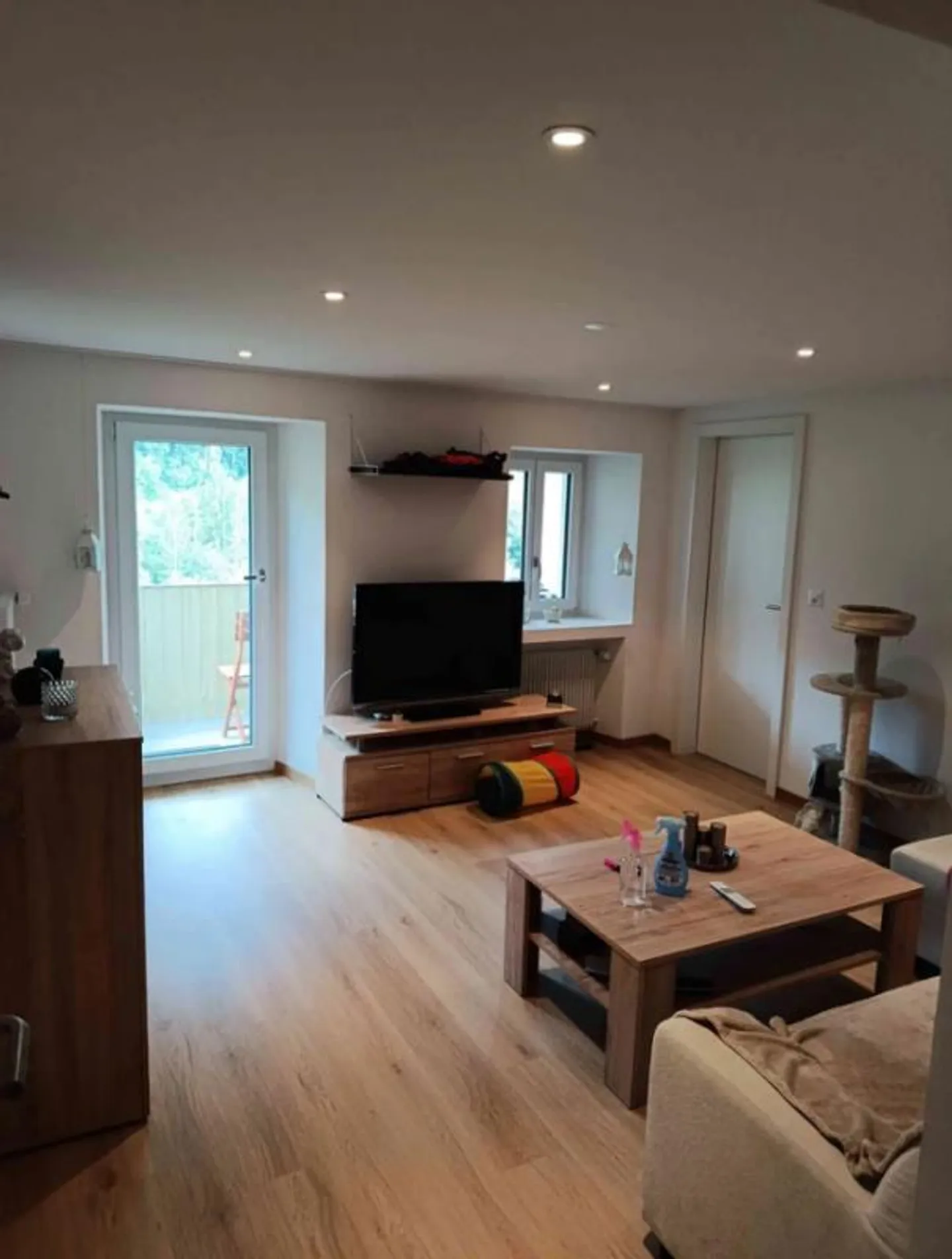 Appartamento ristrutturato di 4,5 locali con balcone esposto a sud e vista - Foto 1 di 3