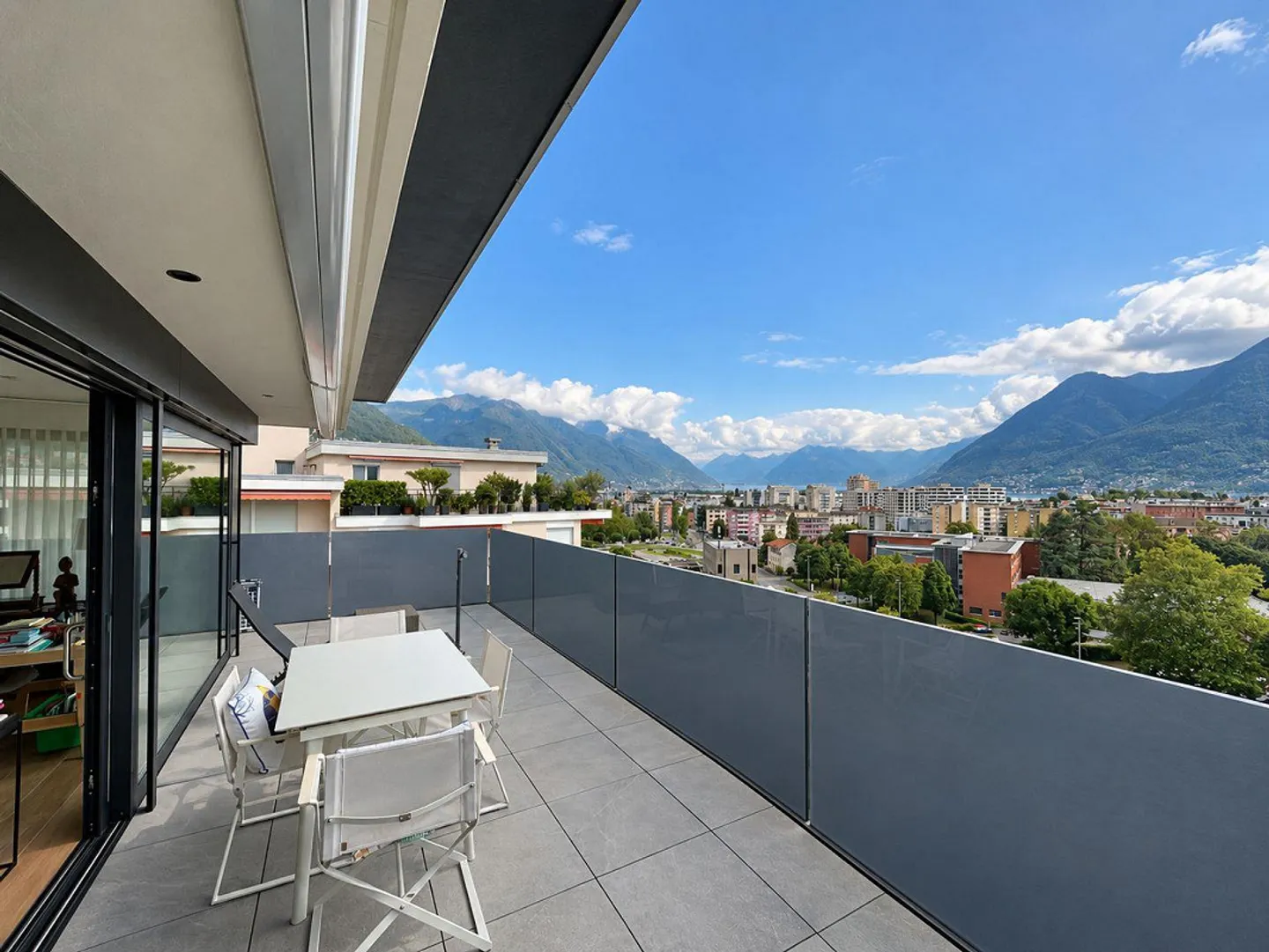 Penthouse lumineux avec vue spectaculaire - Photo 1 sur 14