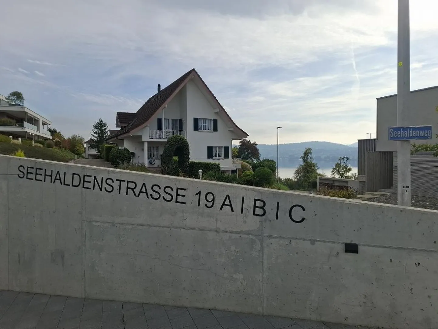 Place de parking souterrain directement à côté du Hallwilersee - Photo 1 sur 4