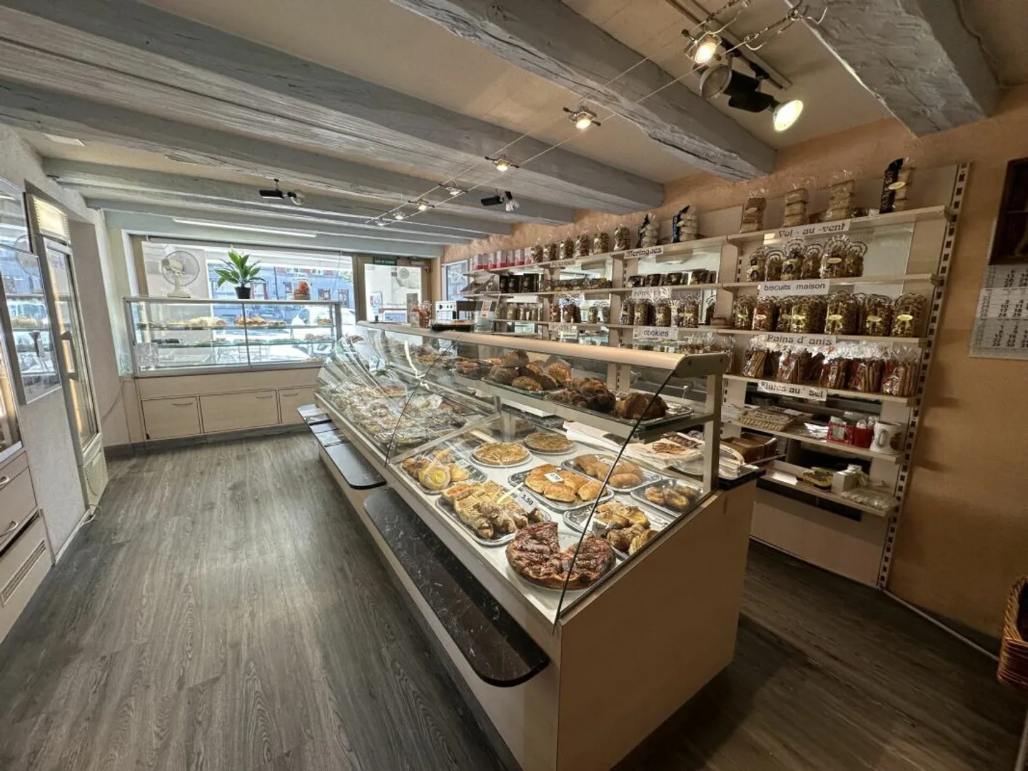 EDIFICIO IN AFFITTO CON SPAZIO COMMERCIALE - Foto 22 di 28