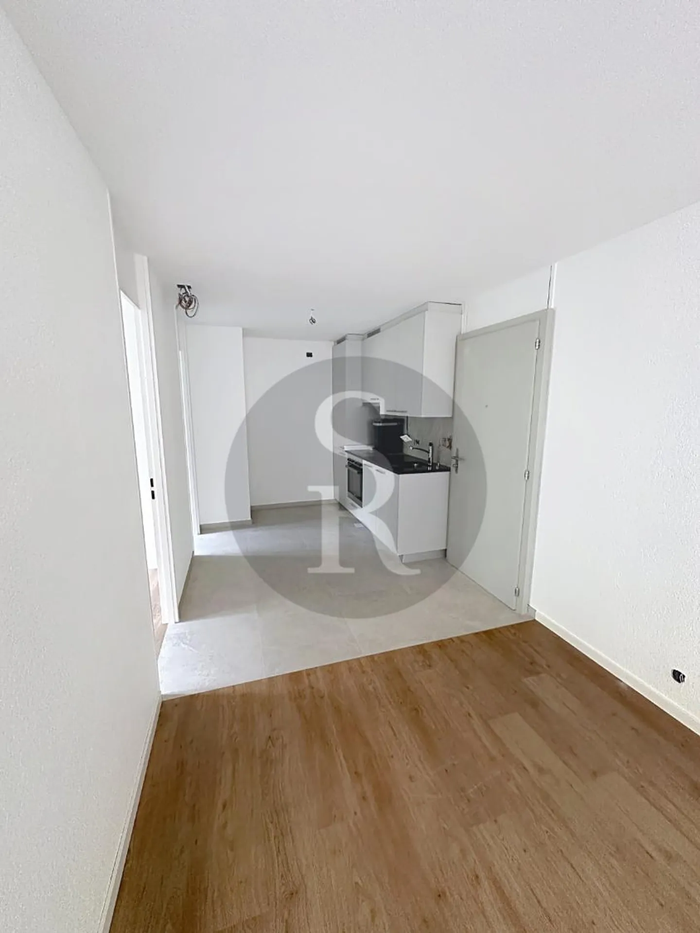 2.5 Room Apartment - Photo 1 of 6