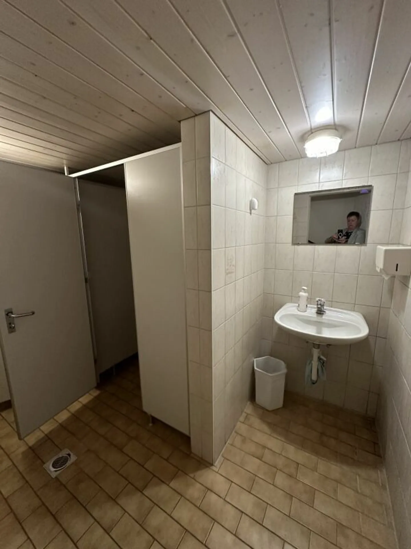 EDIFICIO IN AFFITTO CON SPAZIO COMMERCIALE - Foto 24 di 28