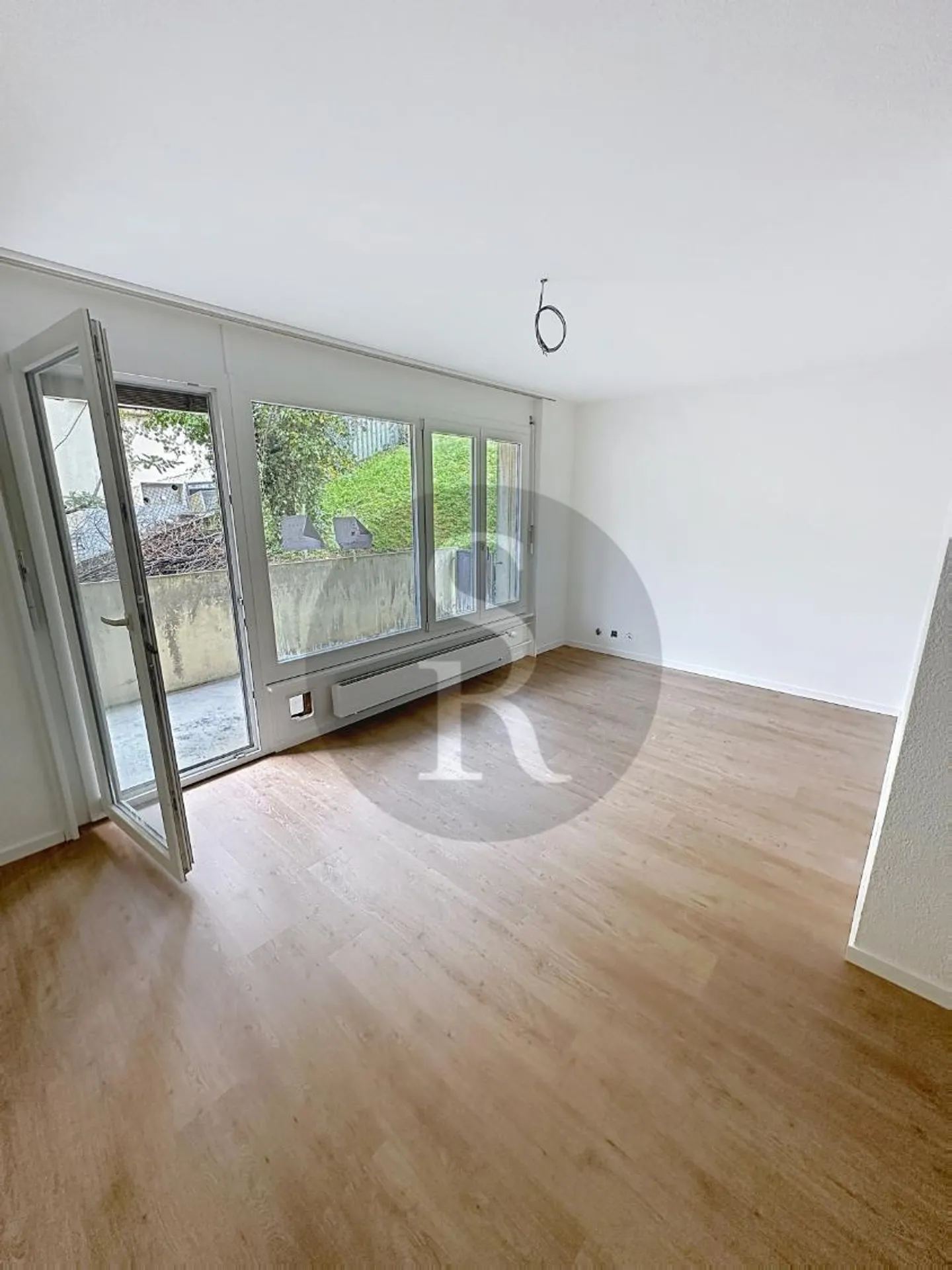 2.5 Room Apartment - Photo 2 of 6
