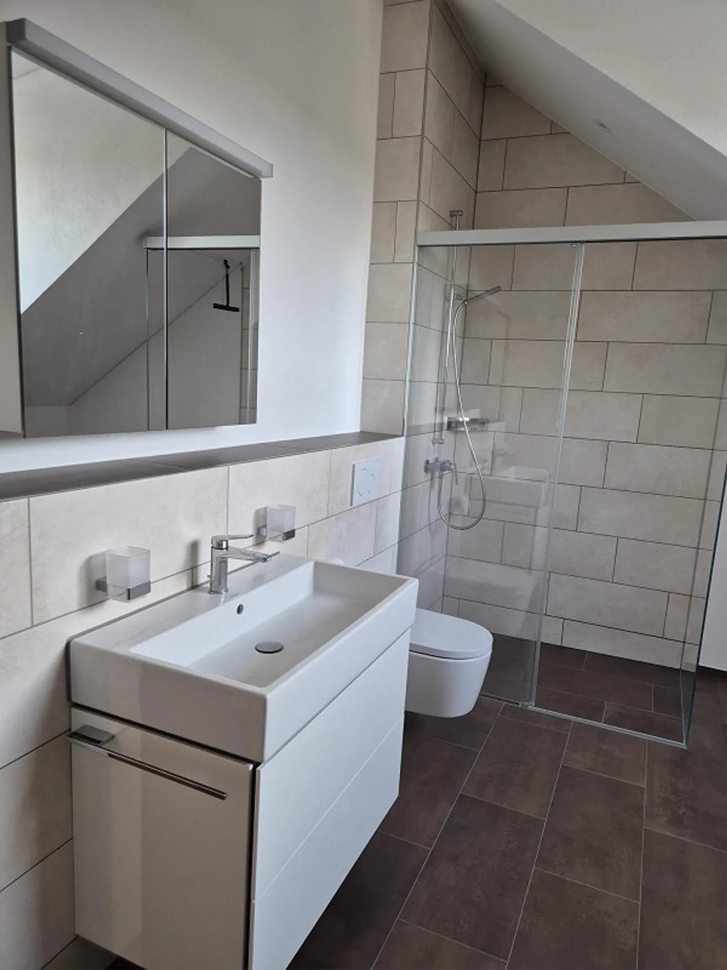 Appartement en duplex de 4,5 pièces avec standard de propriété à louer - Photo 3 sur 28