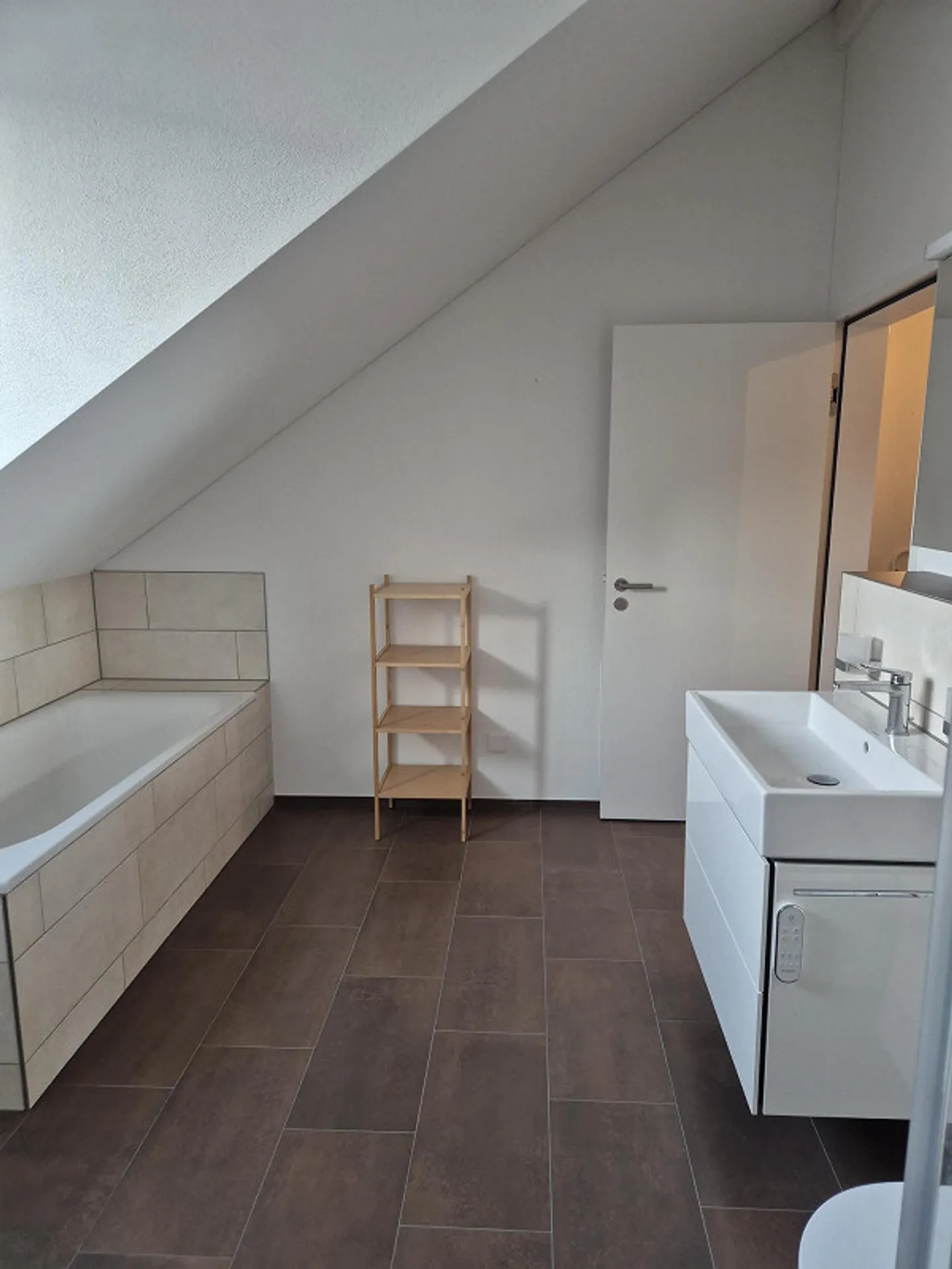 Appartement en duplex de 4,5 pièces avec standard de propriété à louer - Photo 4 sur 28