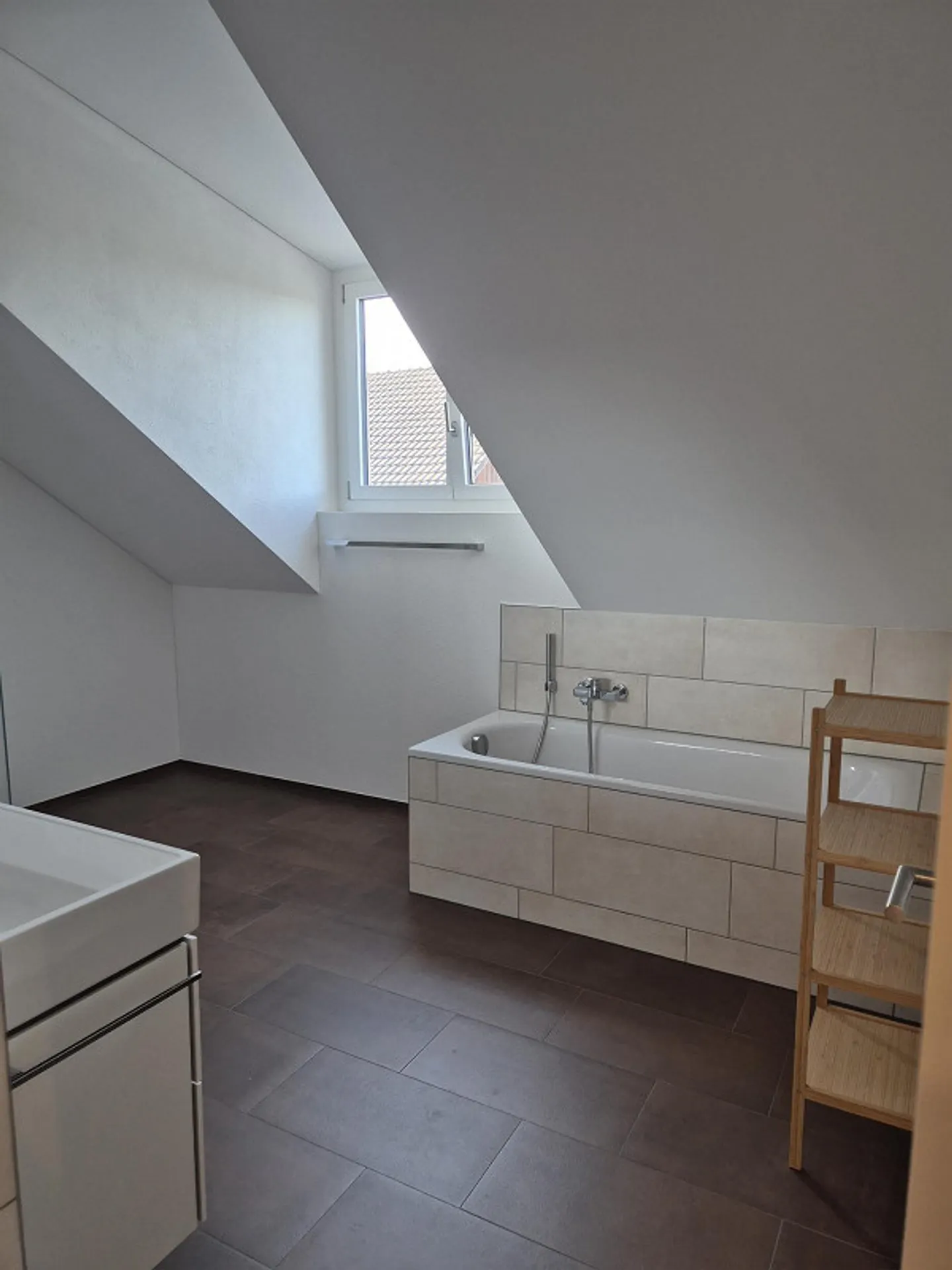 Appartement en duplex de 4,5 pièces avec standard de propriété à louer - Photo 5 sur 28