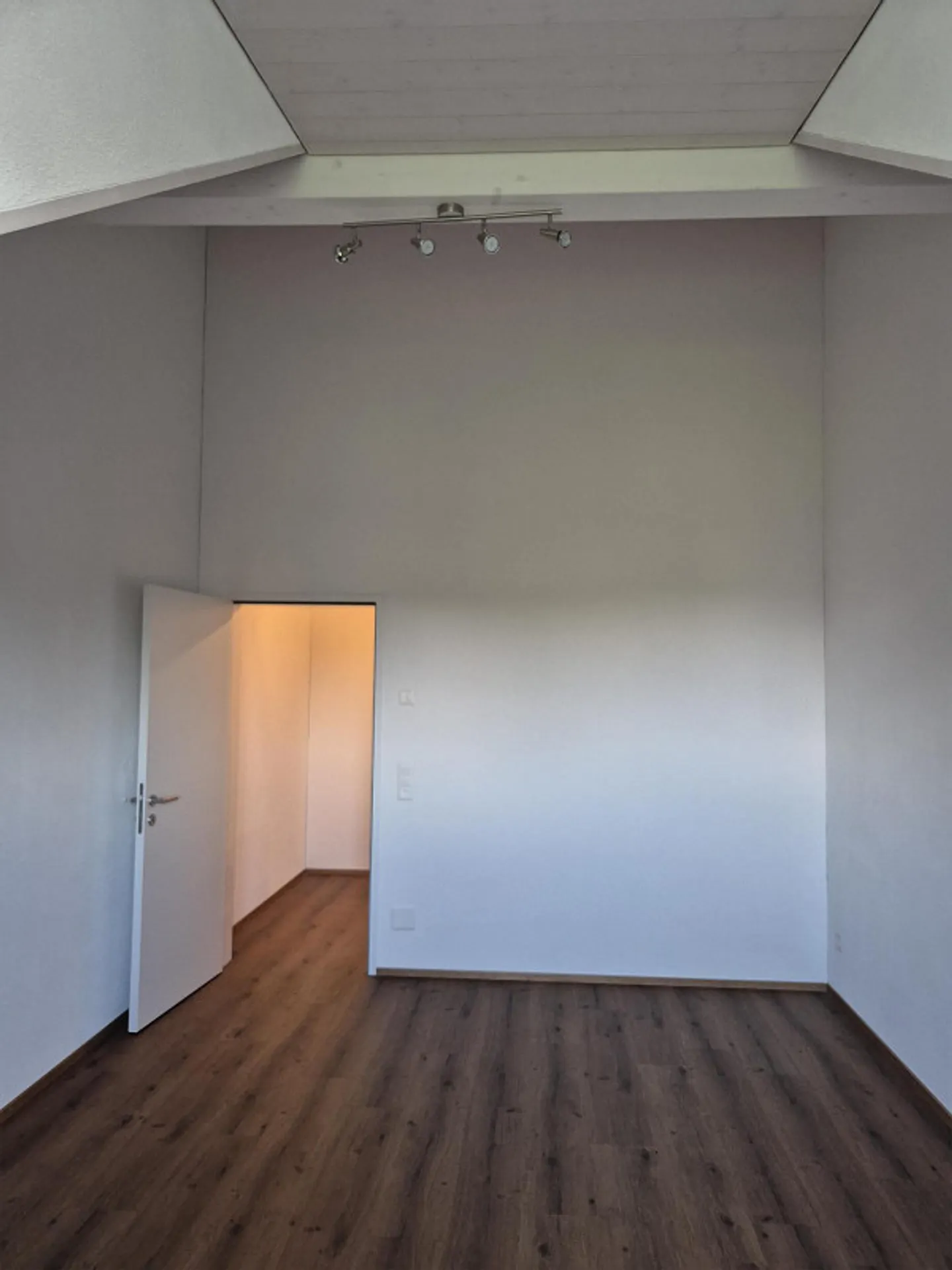 Appartement en duplex de 4,5 pièces avec standard de propriété à louer - Photo 16 sur 28
