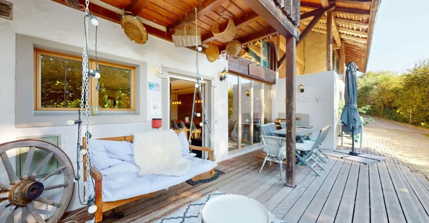 Magnificent renovated farm with 3 apartments and a stable - Photo 1 of 13