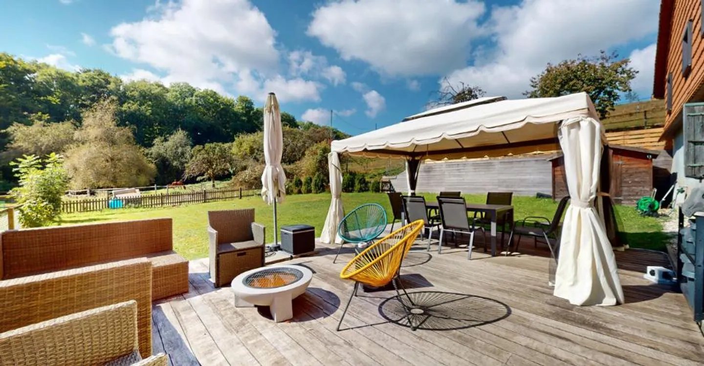 Magnificent renovated farm with 3 apartments and a stable - Photo 3 of 13