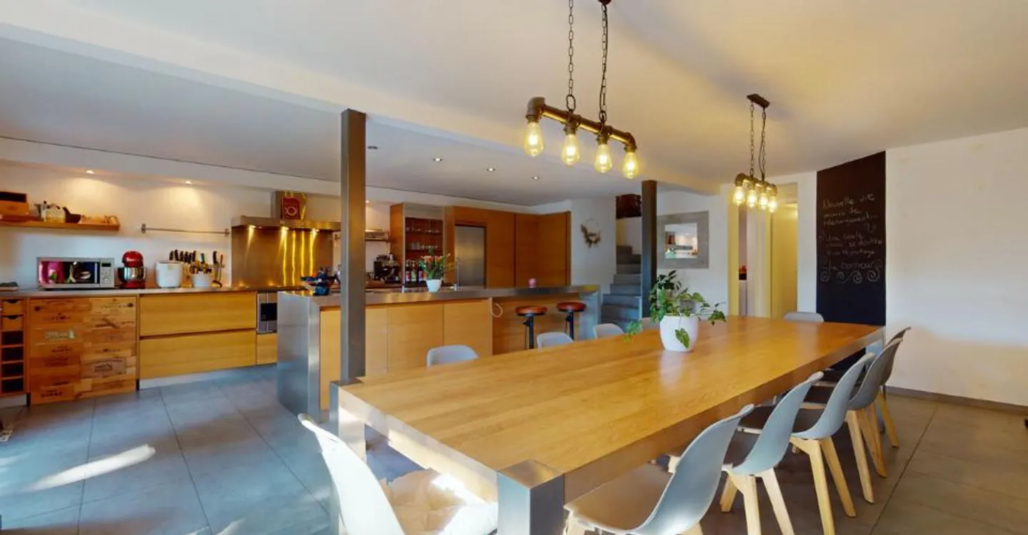 Magnificent renovated farm with 3 apartments and a stable - Photo 6 of 13