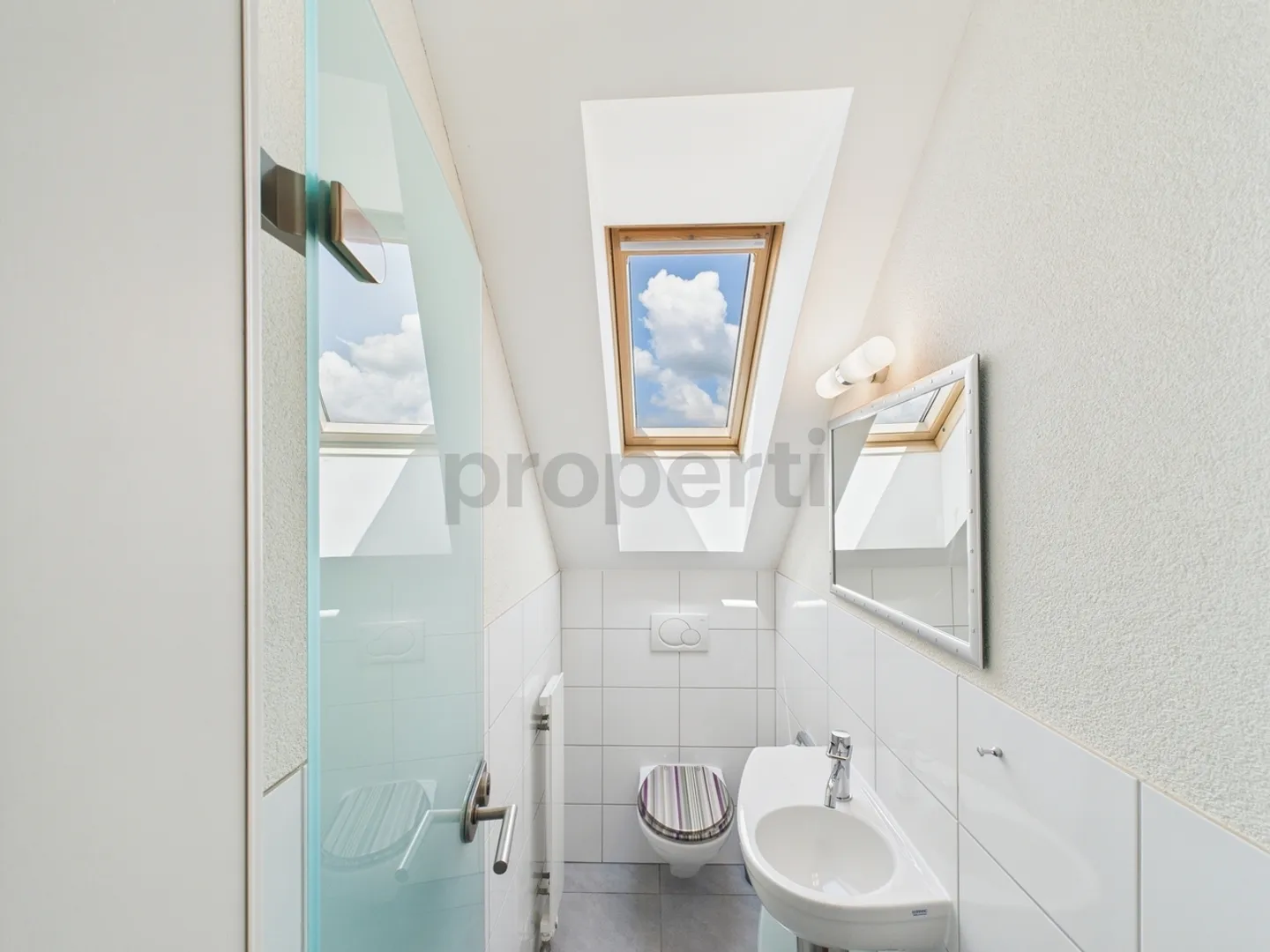 Incantevole appartamento mansardato di 3,5 locali in standard di proprietà a Schönenbuch - Foto 11 di 13