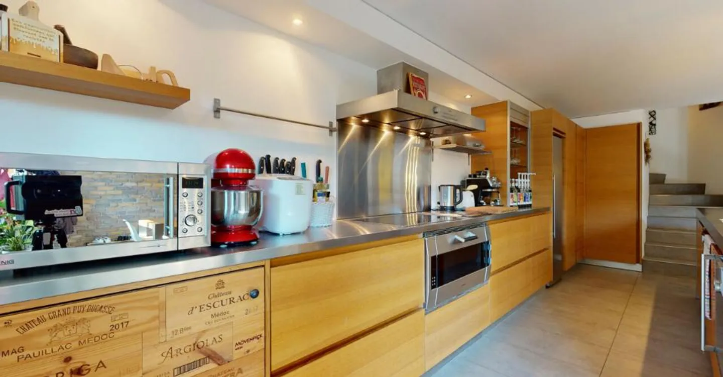 Magnificent renovated farm with 3 apartments and a stable - Photo 5 of 13