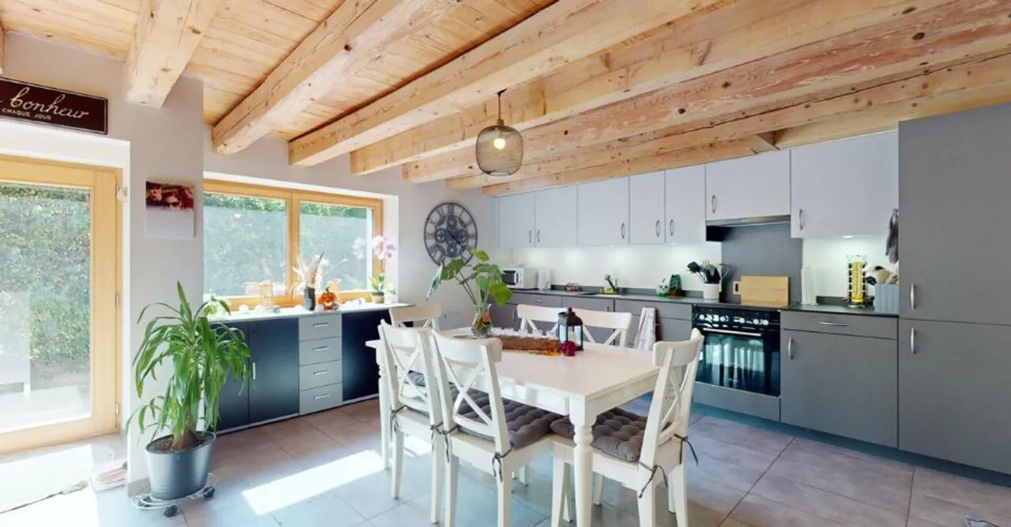 Magnificent renovated farm with 3 apartments and a stable - Photo 11 of 13