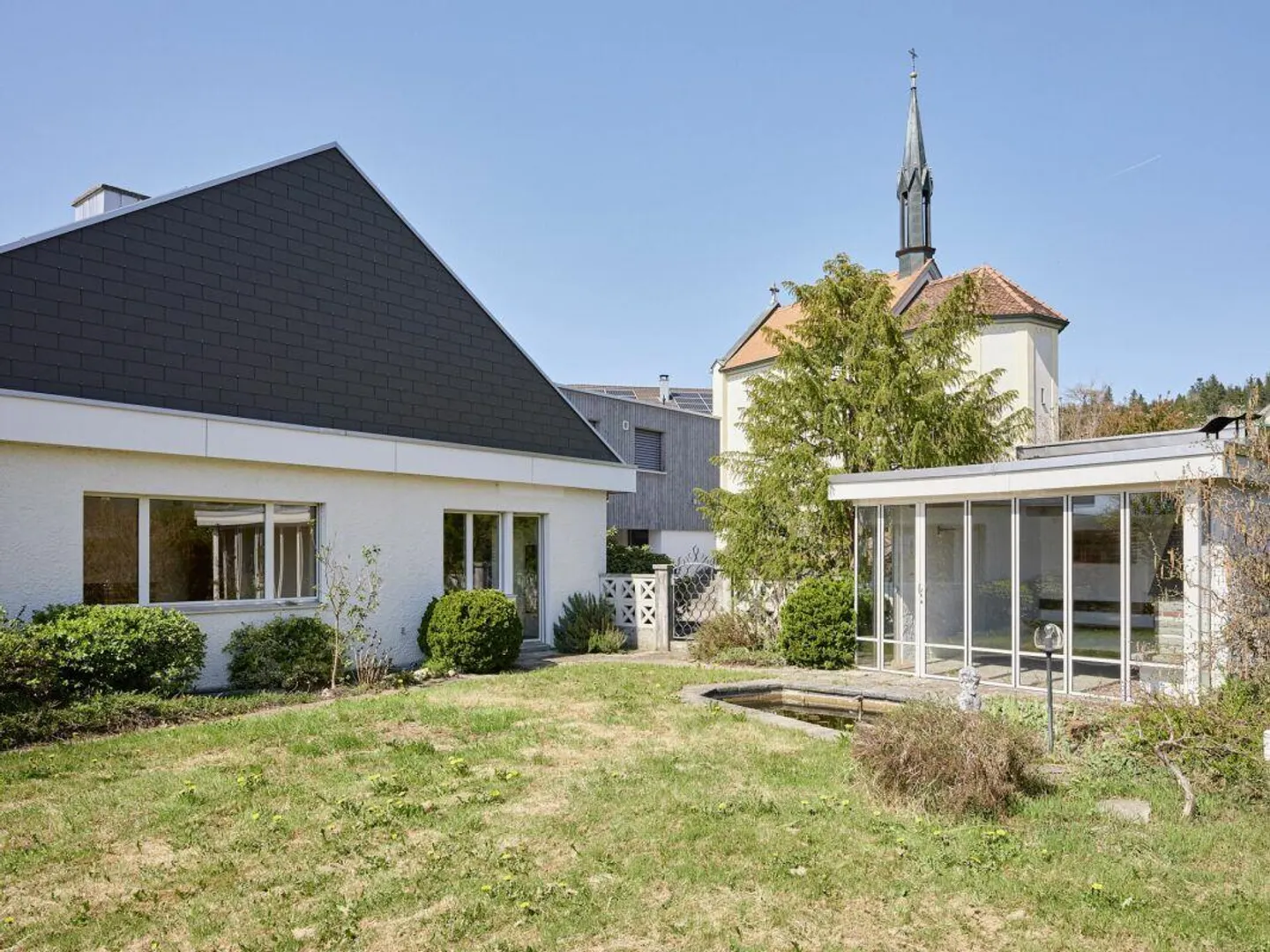Geräumiges Familienhaus mit Garten - Foto 3 von 30