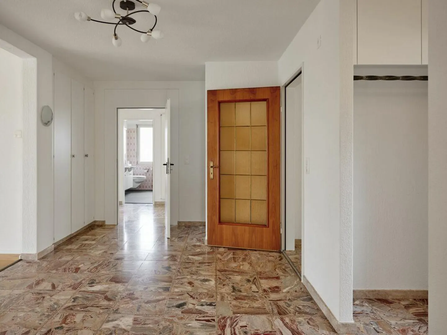 Geräumiges Familienhaus mit Garten - Foto 7 von 30