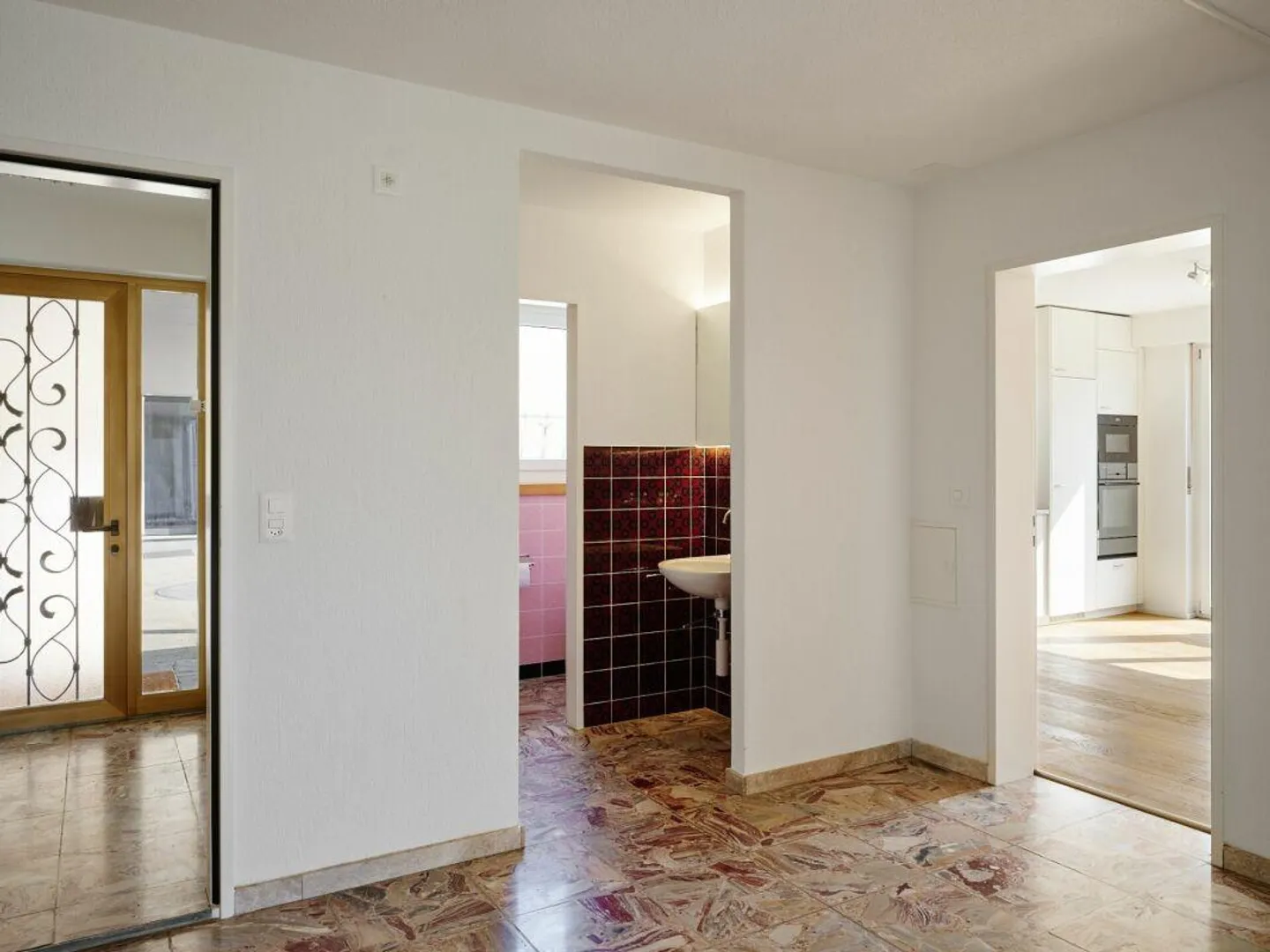 Geräumiges Familienhaus mit Garten - Foto 11 von 30