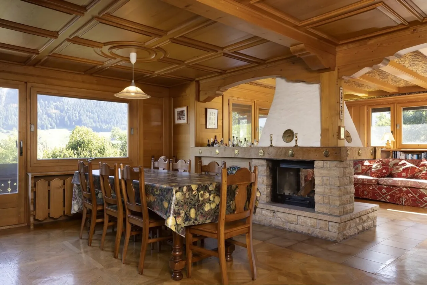 A family chalet comprising two flats, in need of renovation, in the heart of Château-d'Oex - Photo 5 of 12