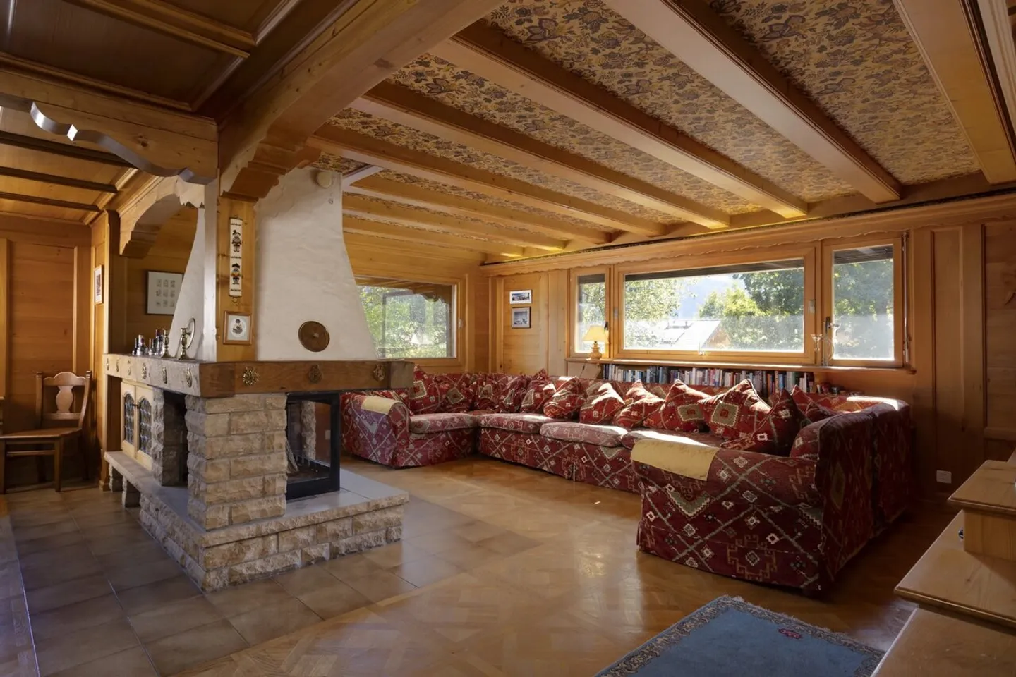 A family chalet comprising two flats, in need of renovation, in the heart of Château-d'Oex - Photo 3 of 12