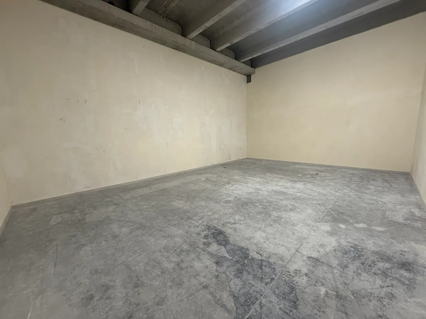 «Lagerraum zur Miete Mendrisio mit 38 m² und Hebeplattform» - Foto 3 von 7