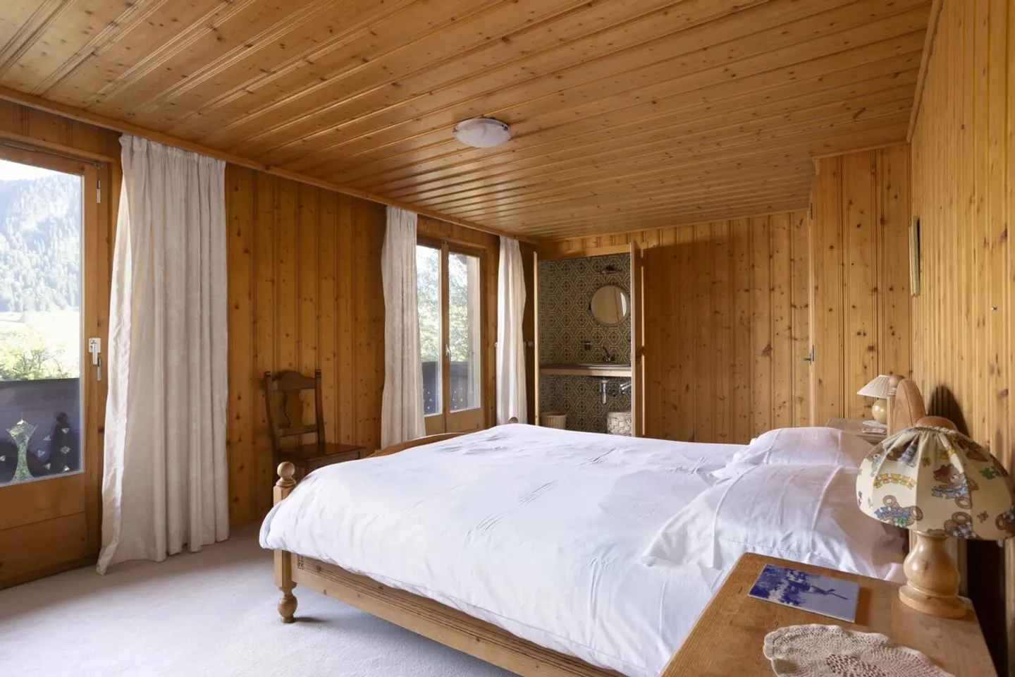 A family chalet comprising two flats, in need of renovation, in the heart of Château-d'Oex - Photo 10 of 12