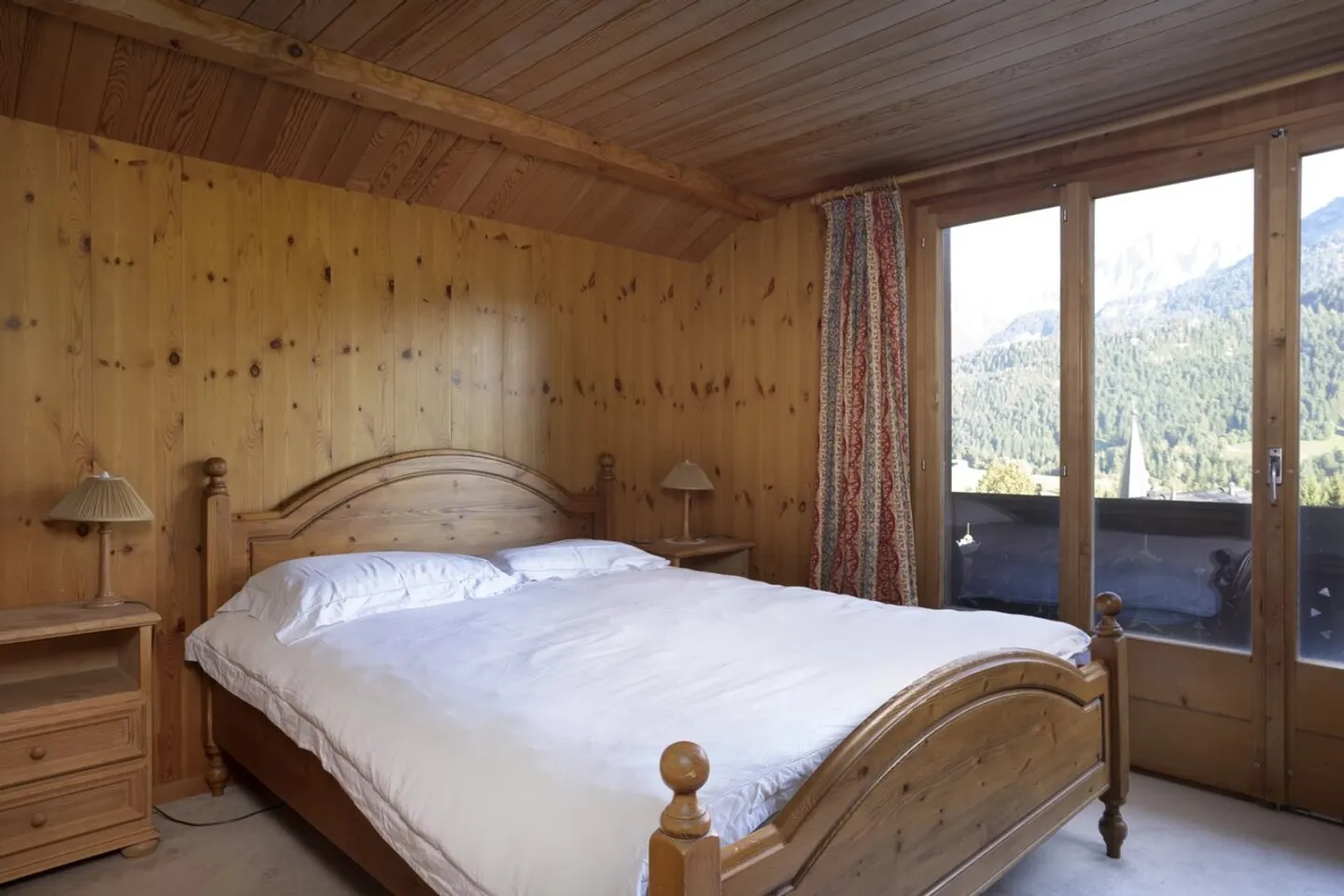 A family chalet comprising two flats, in need of renovation, in the heart of Château-d'Oex - Photo 11 of 12