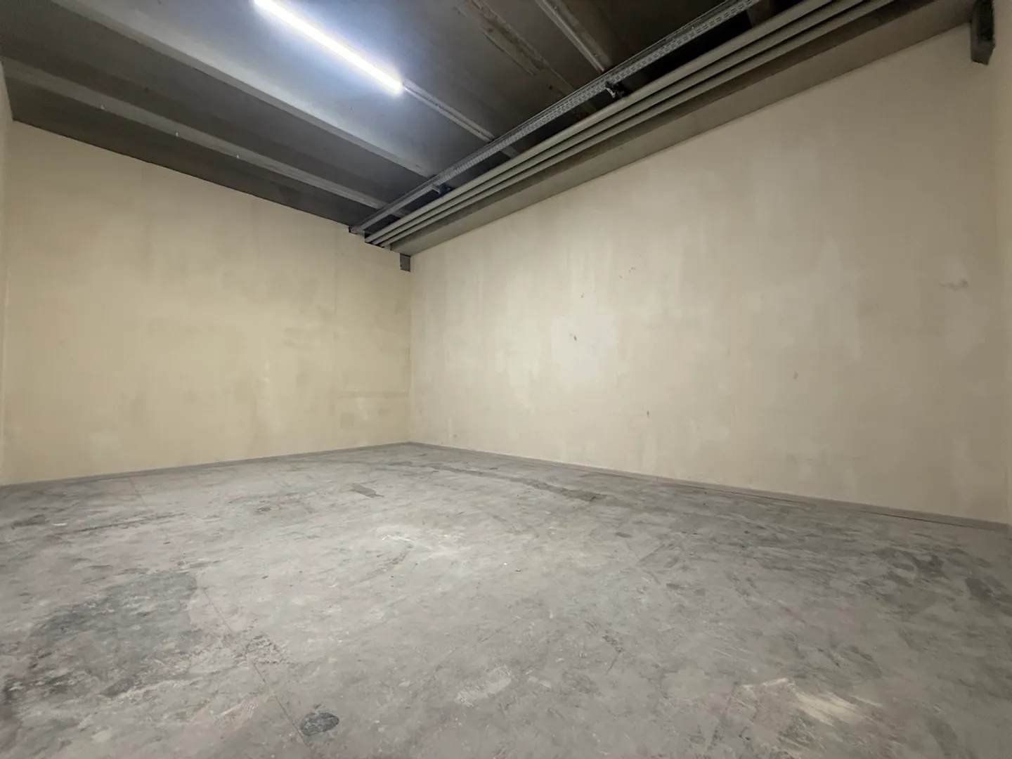 «Lagerraum zur Miete Mendrisio mit 38 m² und Hebeplattform» - Foto 5 von 7