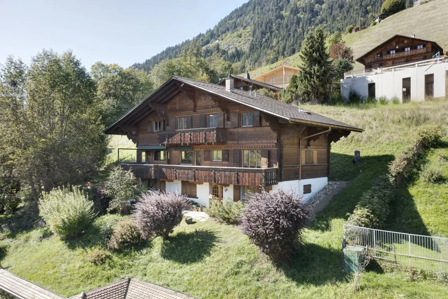 A family chalet comprising two flats, in need of renovation, in the heart of Château-d'Oex - Photo 8 of 12