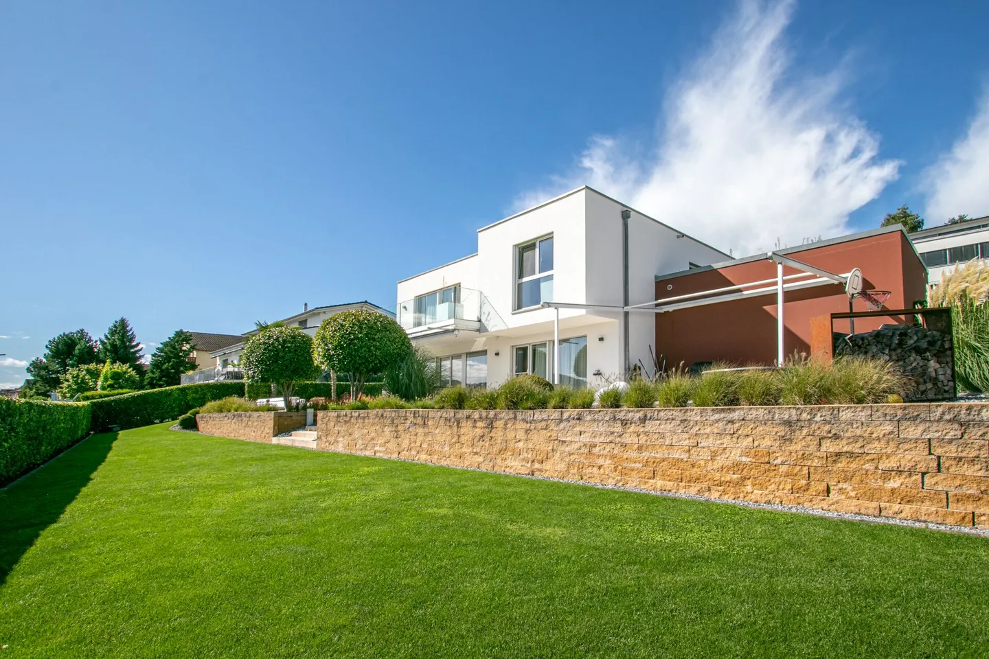 Exclusive 5.5-room single-family house with pool and breathtaking views - Photo 19 of 24
