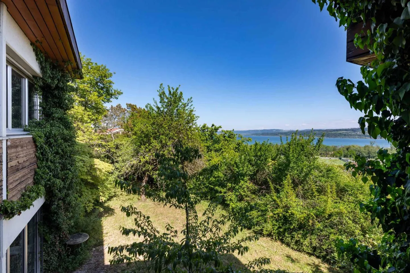 Villa Charmante avec Vue sur le Lac - Photo 9 sur 13