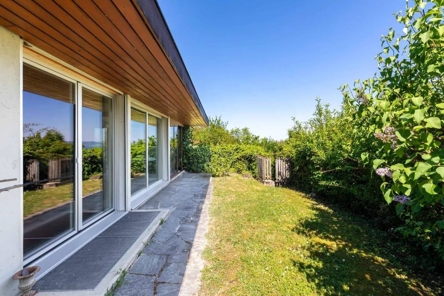 Villa Charmante avec Vue sur le Lac - Photo 11 sur 13