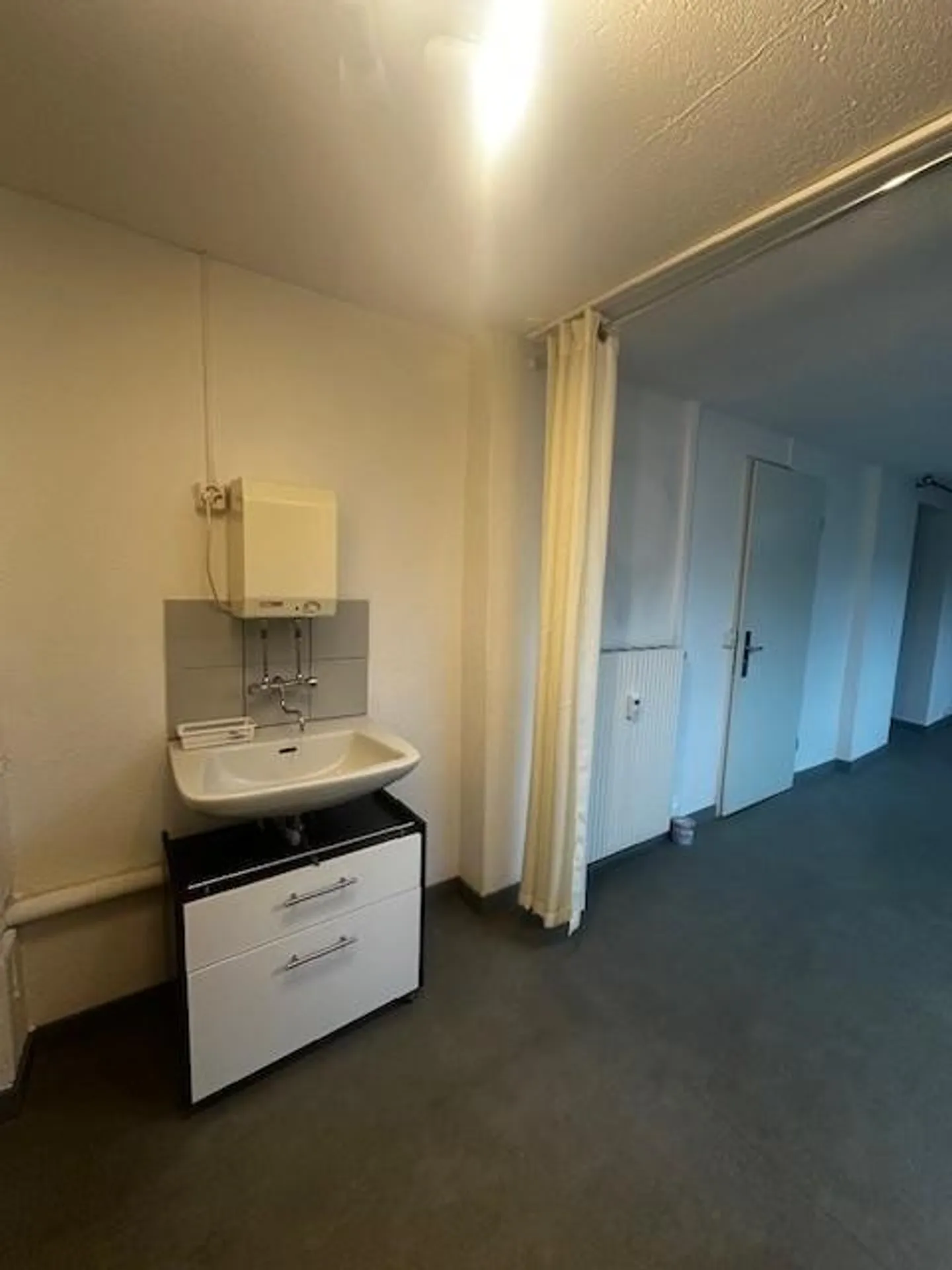 Salle de bricolage spacieuse - Photo 6 sur 6