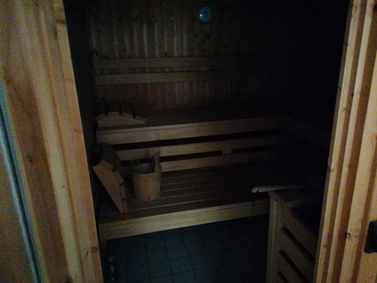 Charmantes Einfamilienhaus mit grossem Umschwung und Swimmingpool - Foto 5 von 19