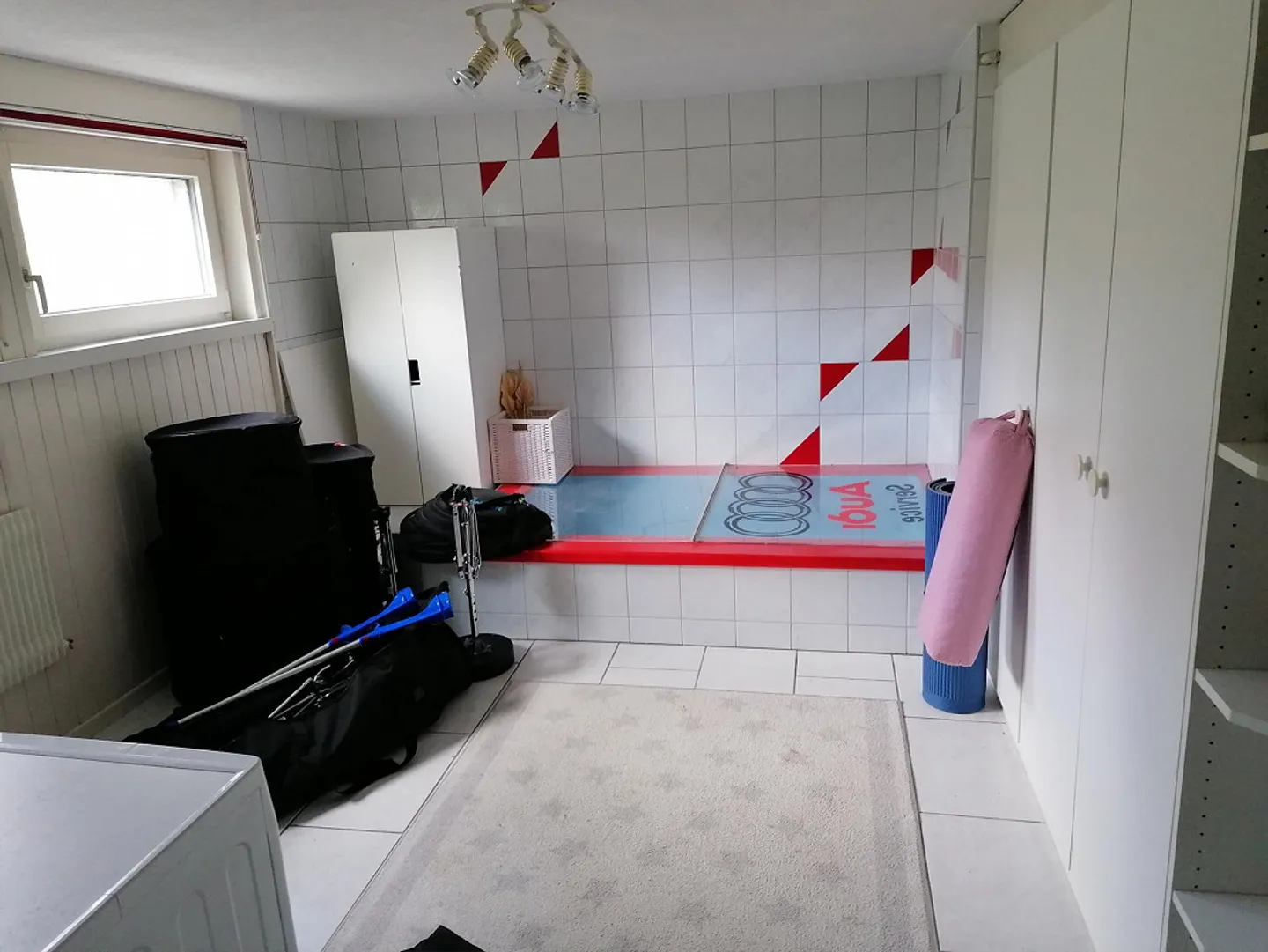 Charmantes Einfamilienhaus mit grossem Umschwung und Swimmingpool - Foto 6 von 19