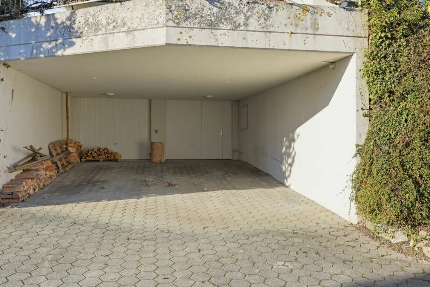 Grosszügiges Einfamilienhaus mit Garten - Foto 23 von 24