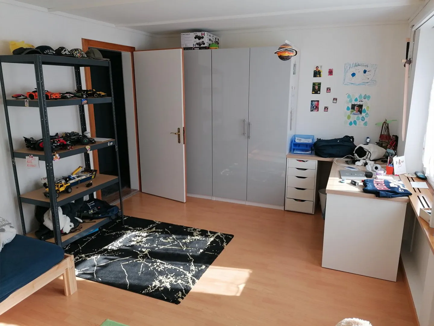 Charmantes Einfamilienhaus mit grossem Umschwung und Swimmingpool - Foto 9 von 19