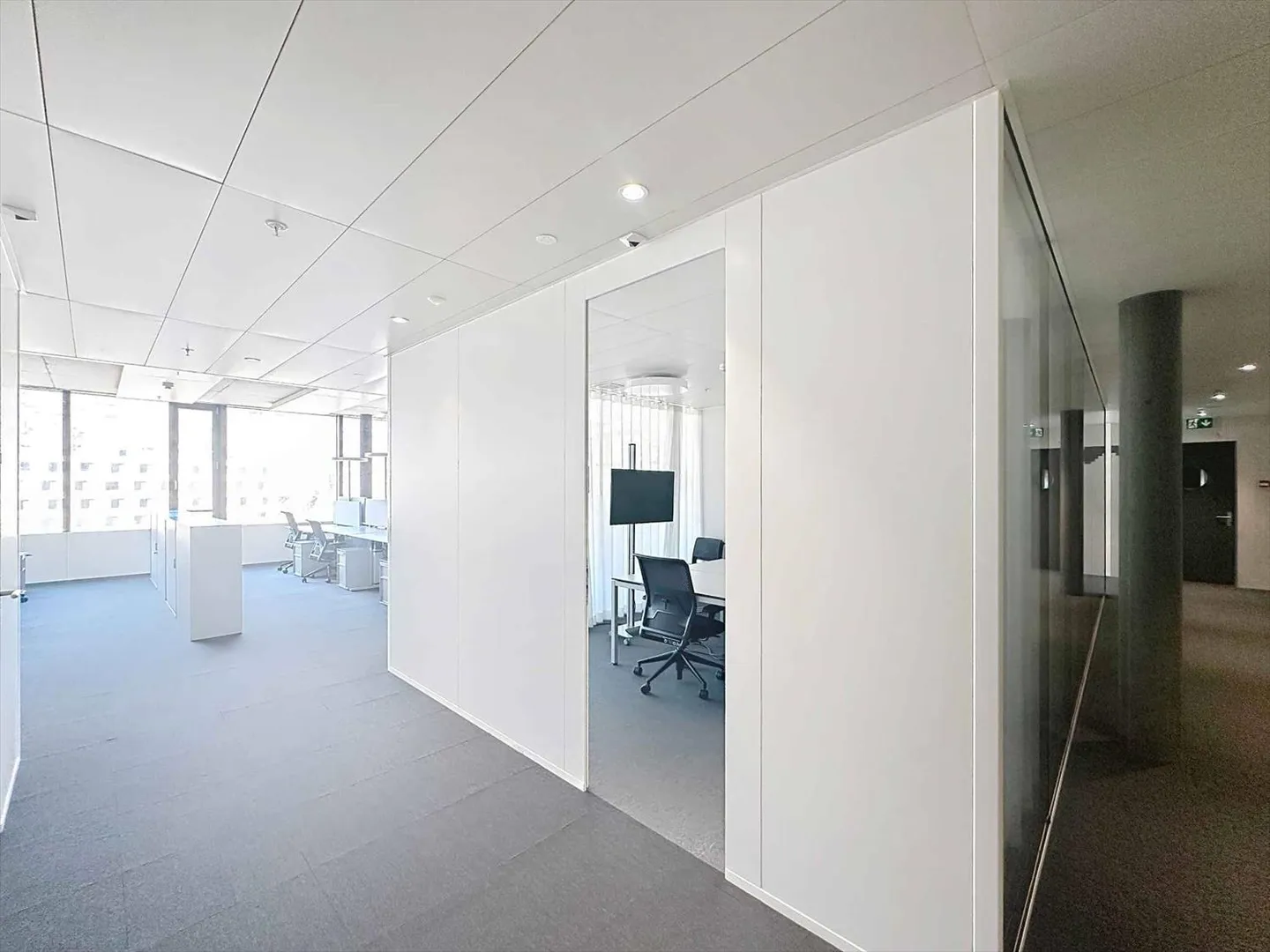 EXCLUSIVE: OFFICES PLUG & PLAY from 2,770 m2 for rent in SION - Photo 7 of 13