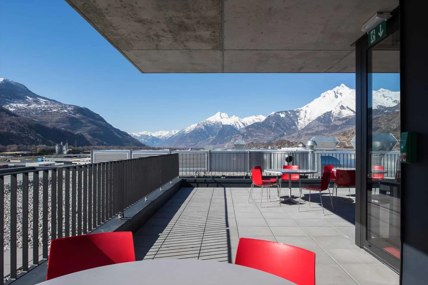 EXCLUSIVE: OFFICES PLUG & PLAY from 2,770 m2 for rent in SION - Photo 8 of 13