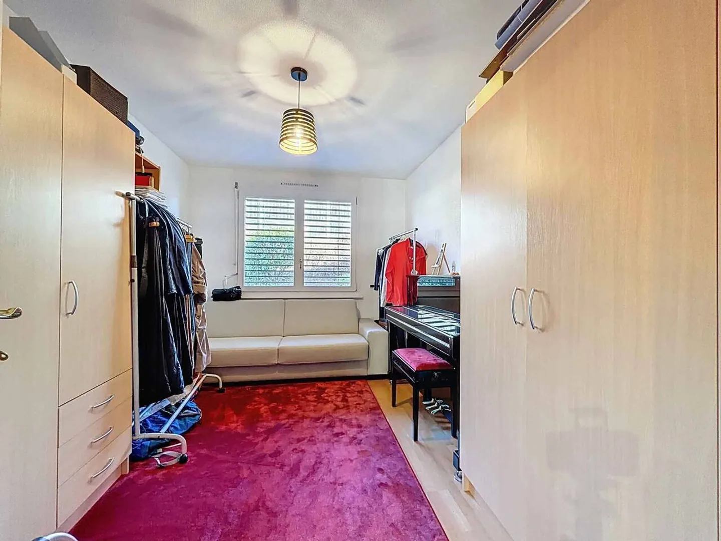 Beautiful crossing apartment with full south balcony - Photo 9 of 11