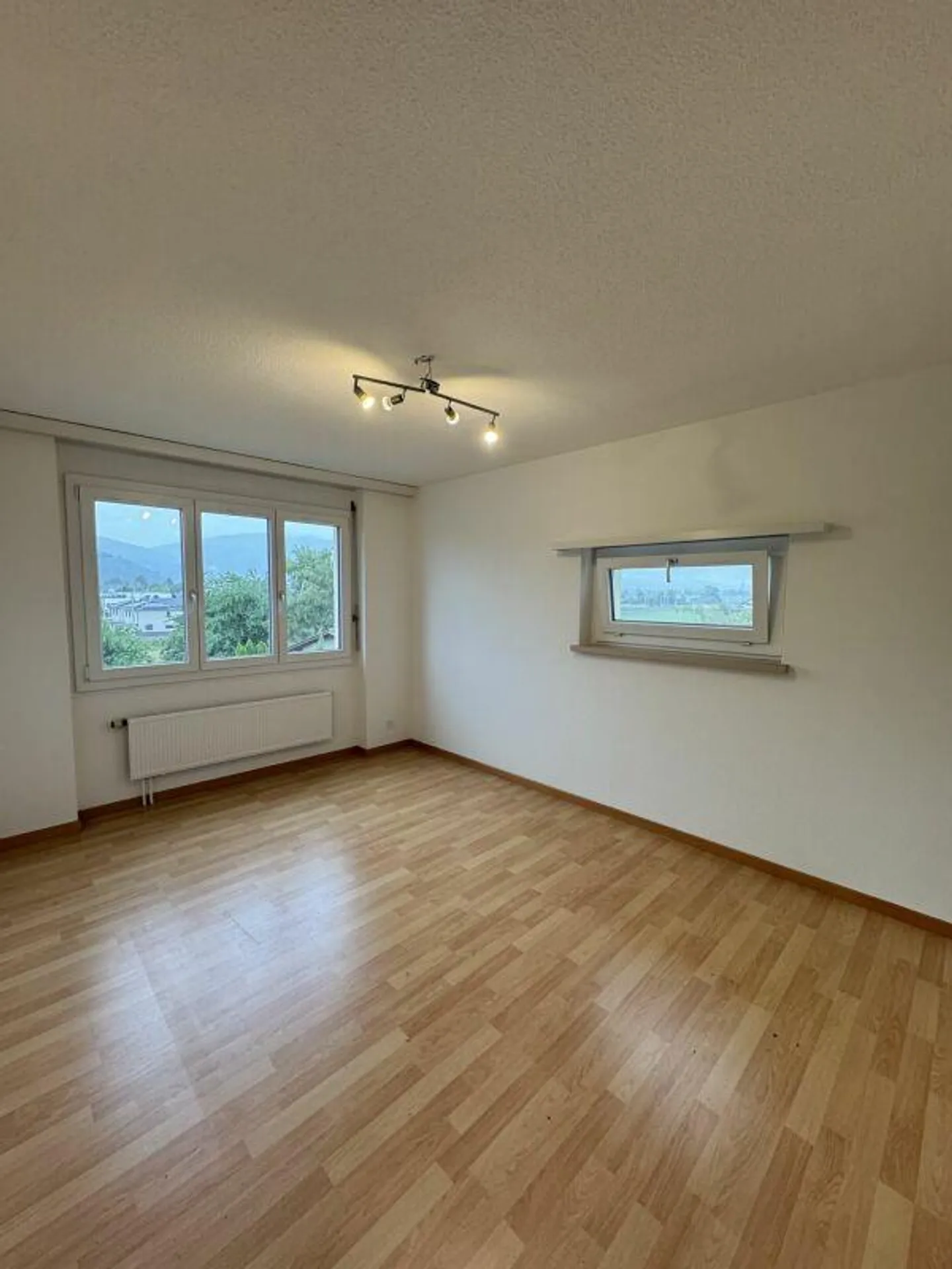 Cucina ristrutturata - Appartamento confortevole di 4,5 stanze in posizione tranquilla - Foto 6 di 9