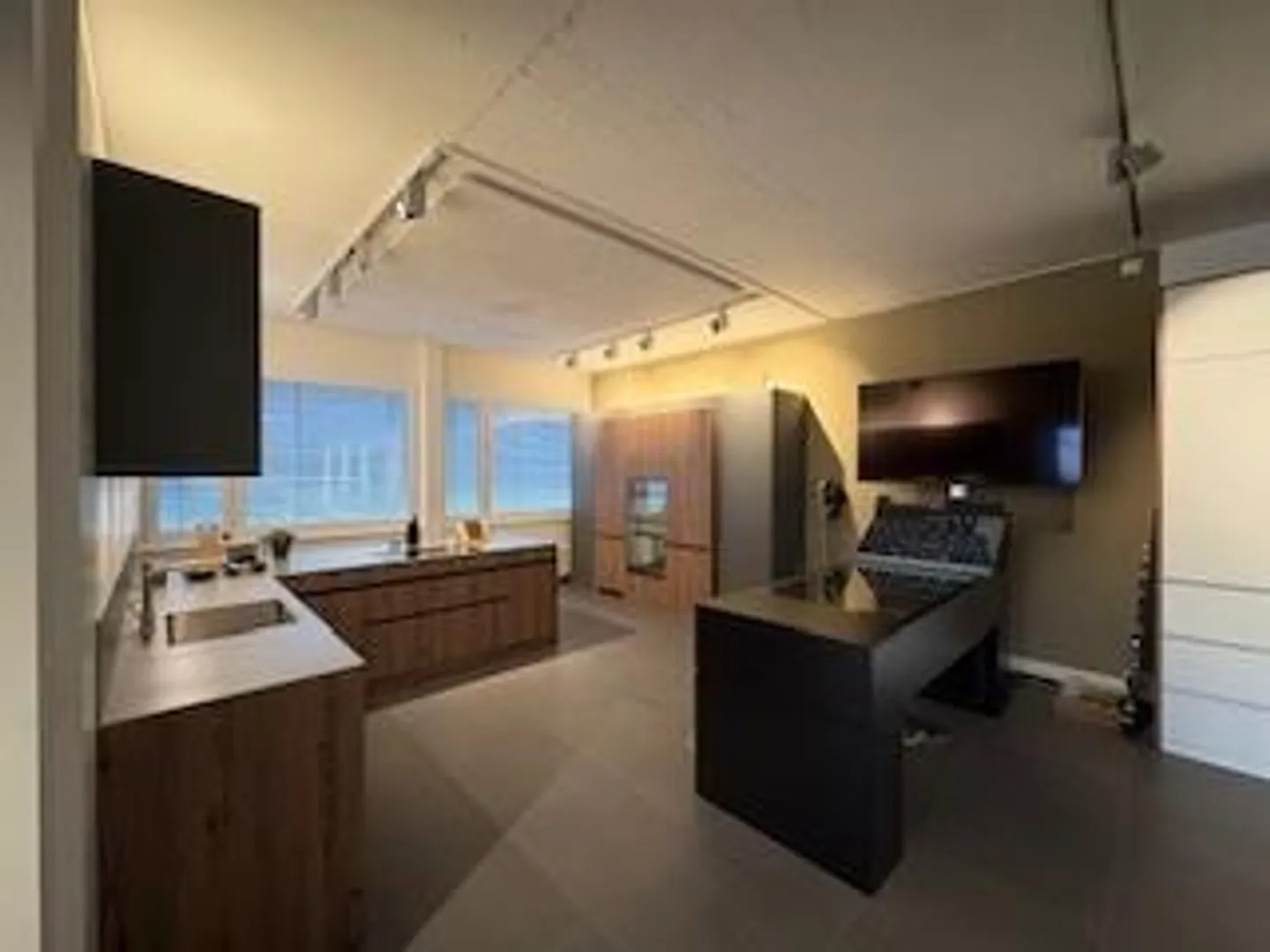 160 m2 ufficio/spazio vendita - Foto 7 di 8