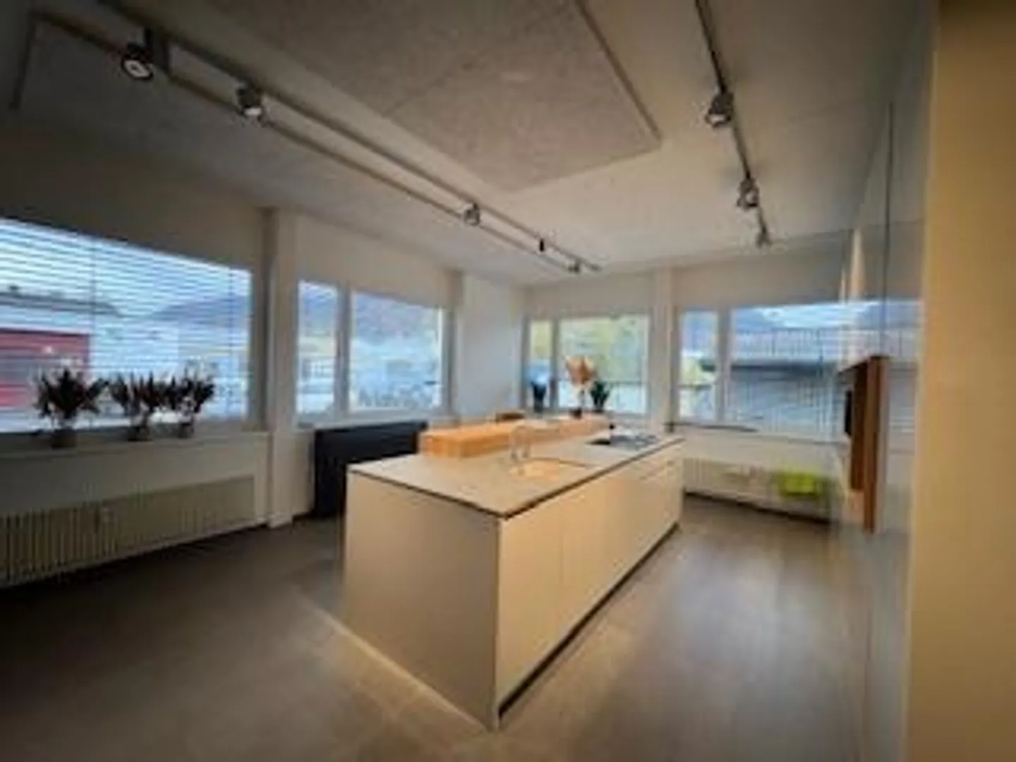 160 m2 ufficio/spazio vendita - Foto 6 di 8