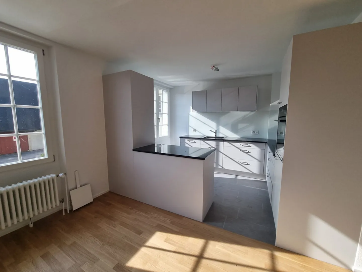 First rental after complete renovation: Apartment with a view of the Birs - Photo 2 of 9