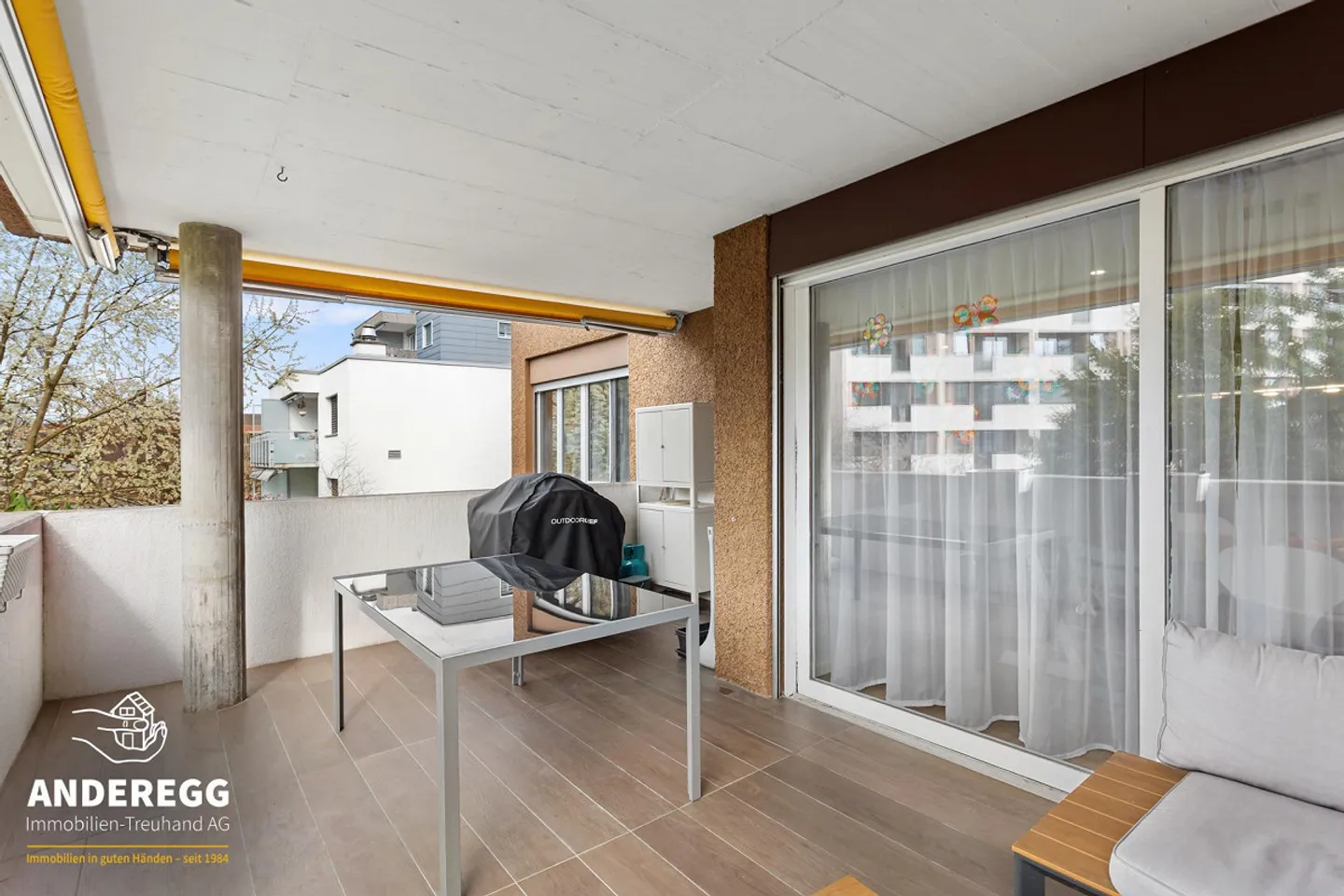 Modern apartment on the 1st floor with large balcony and laundry room - Photo 11 of 12