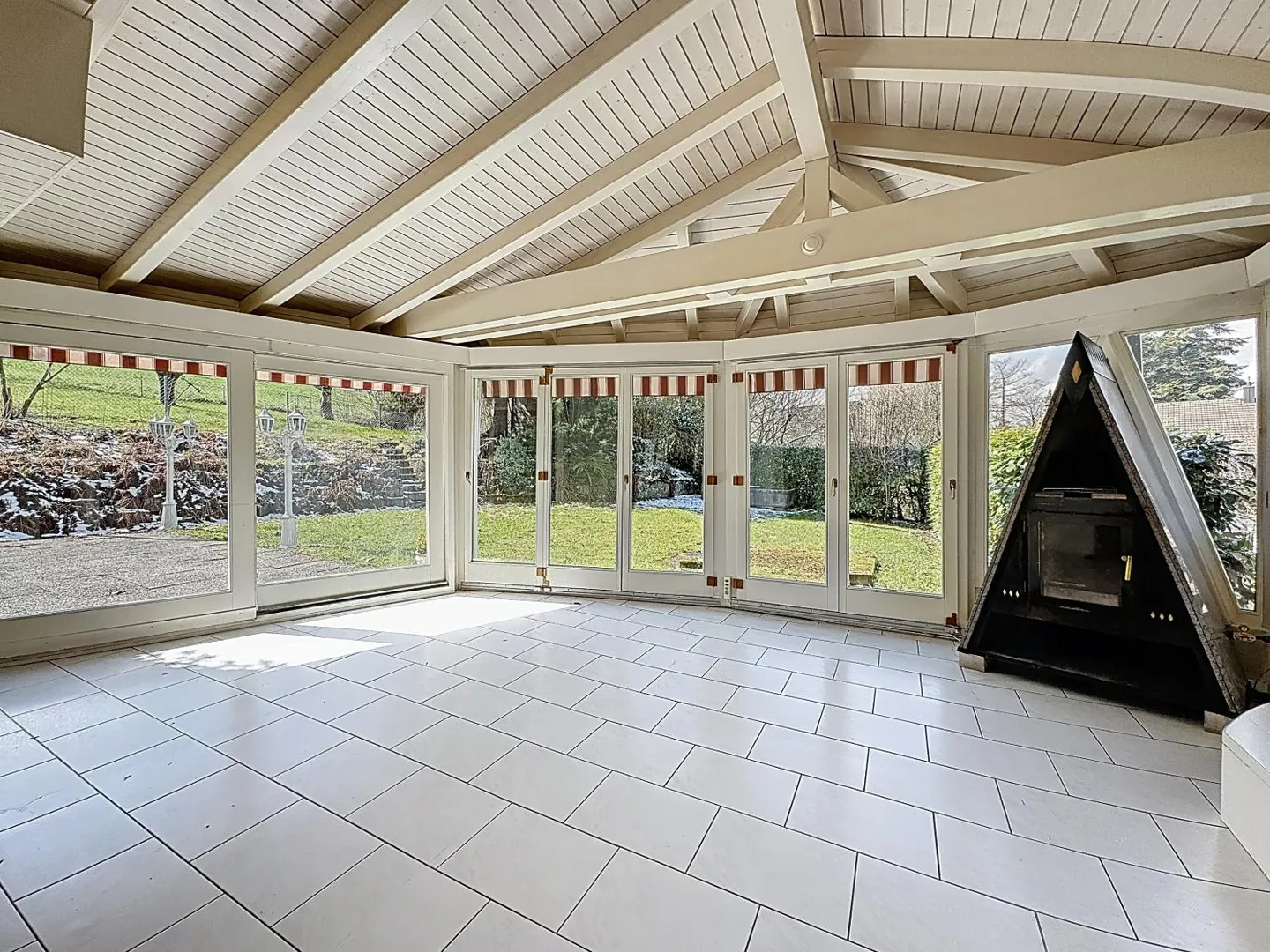 9-room House - Photo 4 of 13