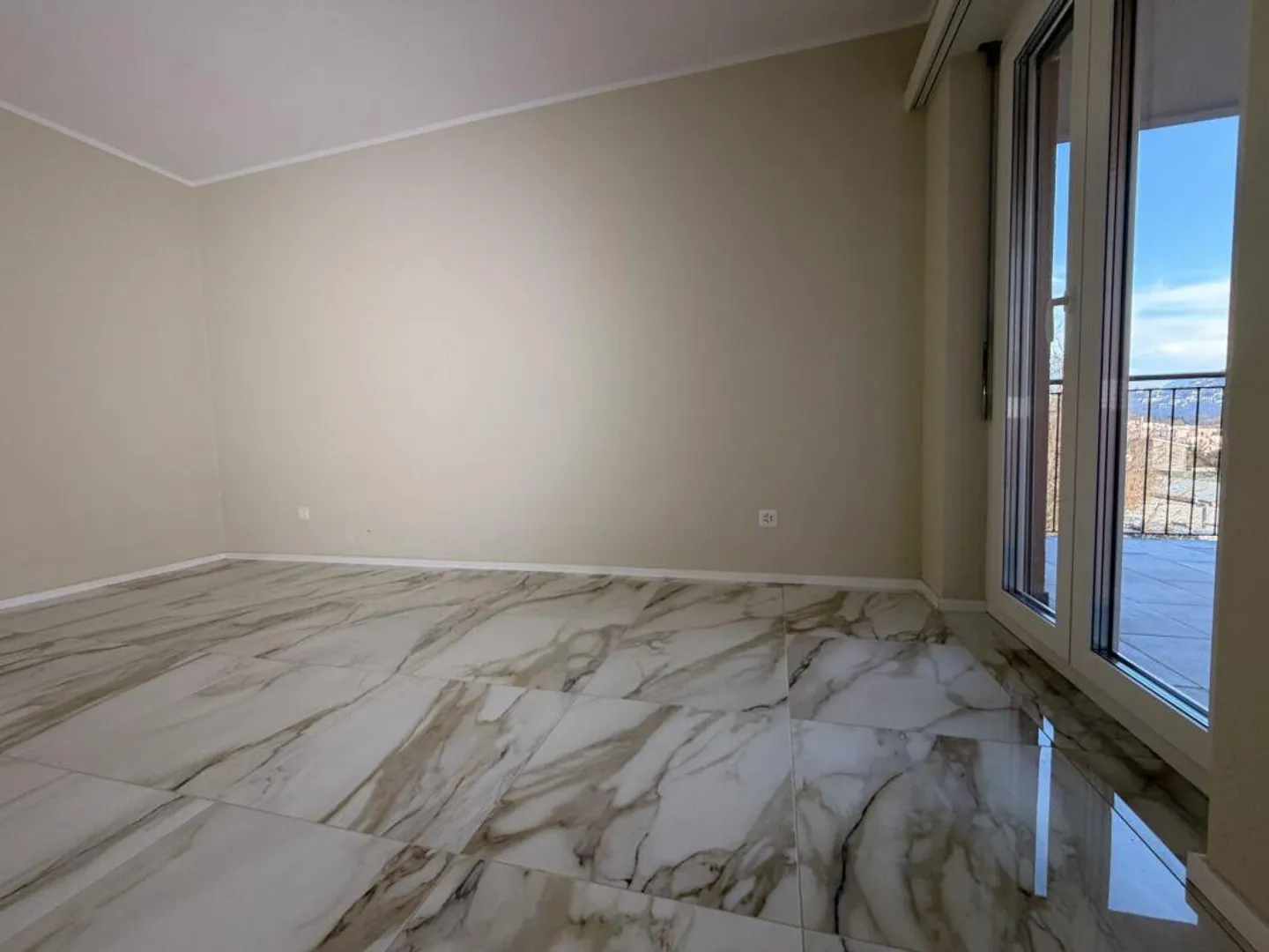 3.5 ROOMS WITH BALCONY · KEY HANDOVER NOW! LAKE VIEW - Photo 15 of 21