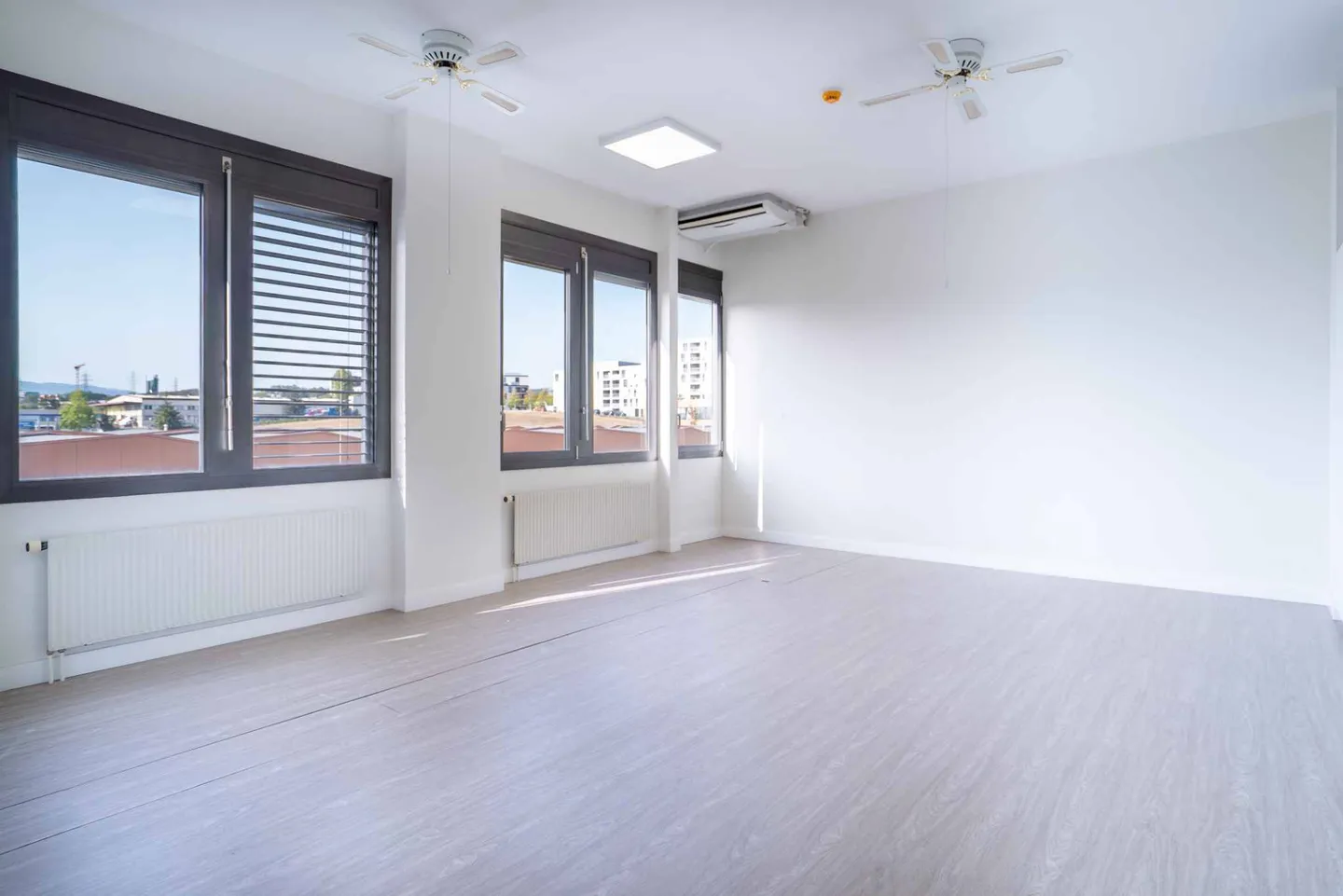 Spazio ufficio in affitto - Foto 2 di 4